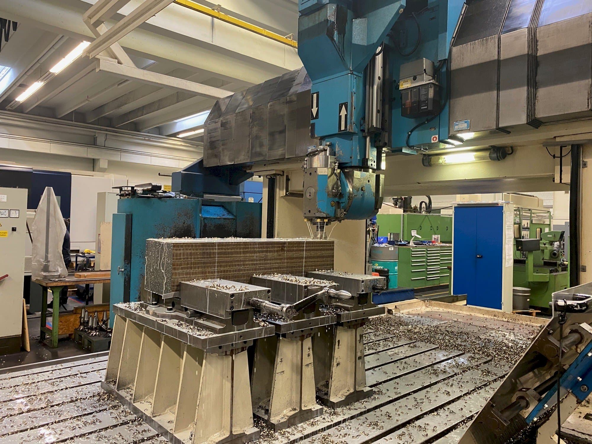 Čelní pohled  na Forest Line Seramill 240  stroj