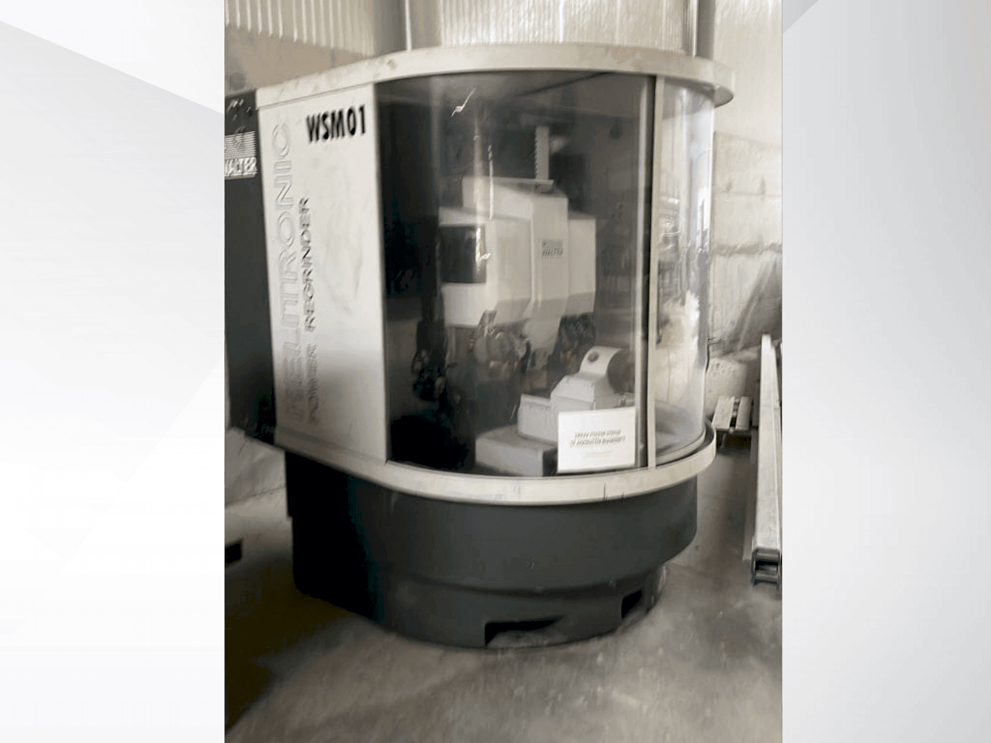 Čelní pohled  na WALTER Helitronic Power Regrinder  stroj