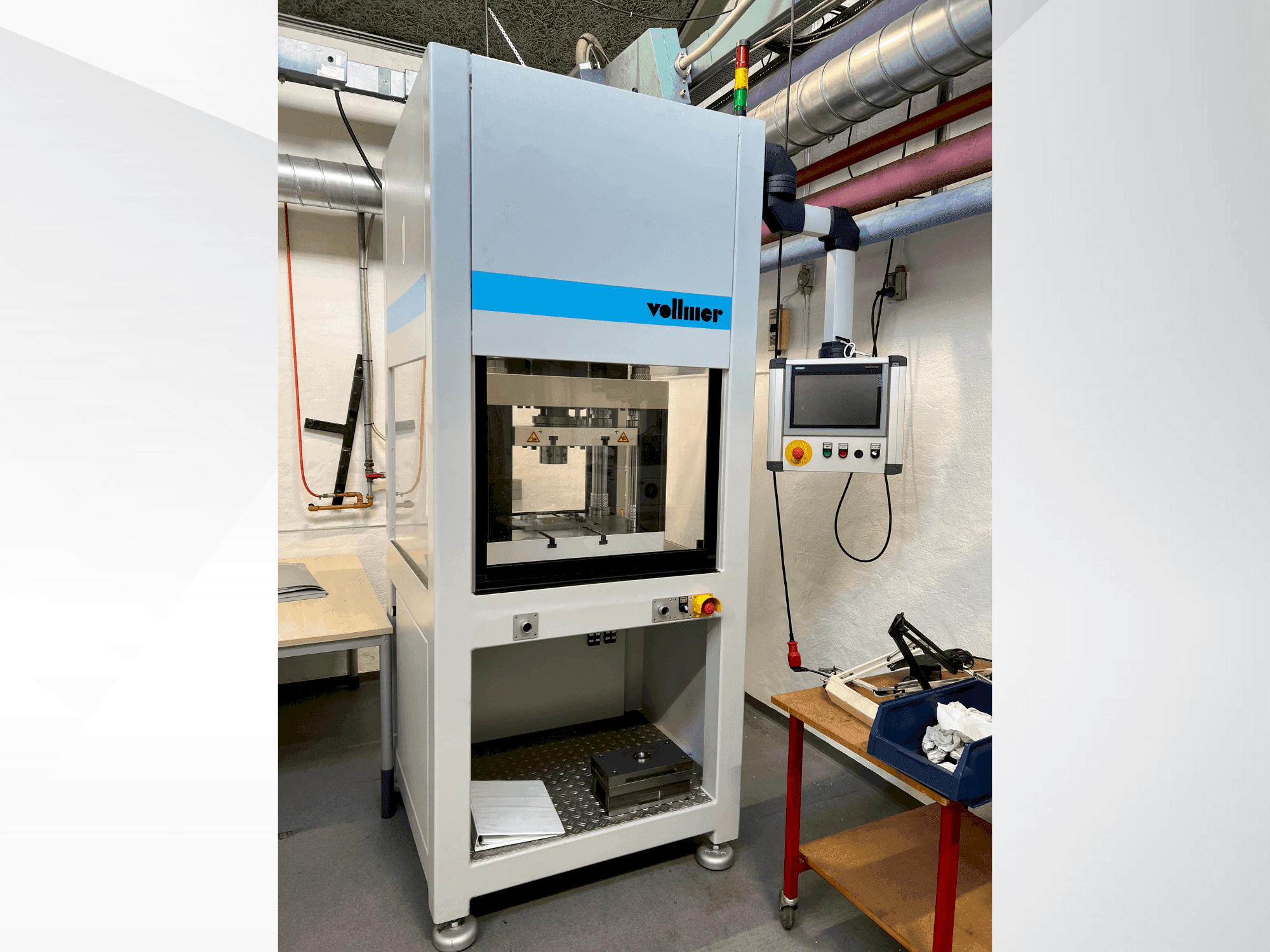 Čelní pohled  na VOLLMER W 2506  stroj