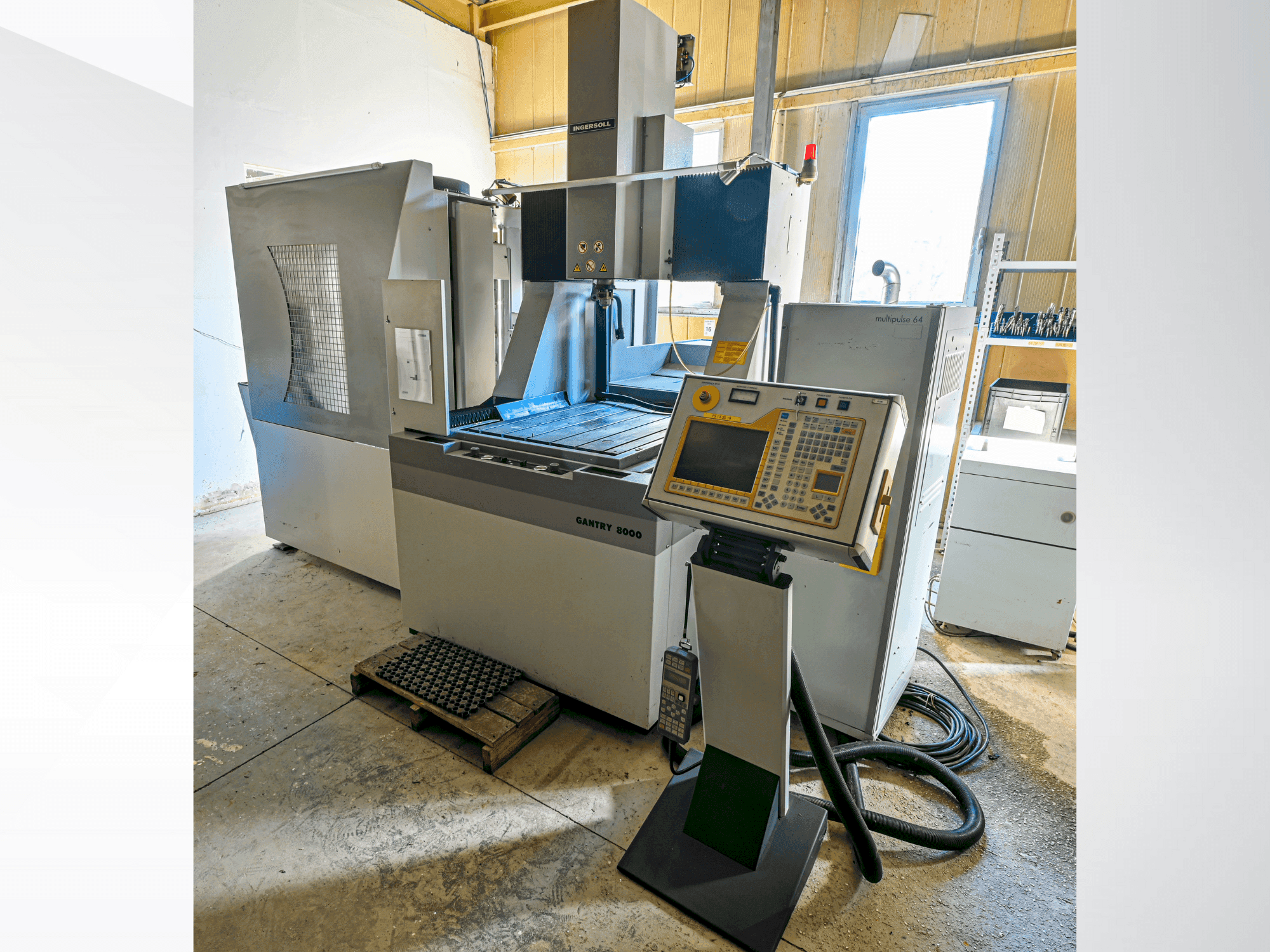 Čelní pohled  na OPS INGERSOLL Gantry 8000  stroj