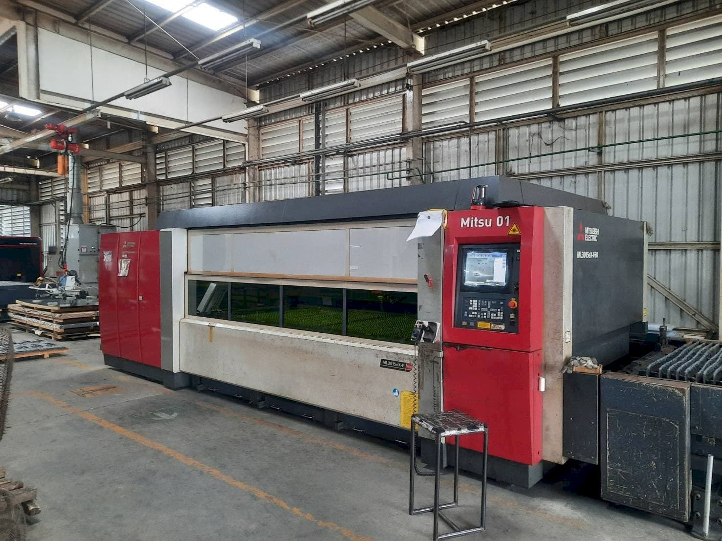 Čelní pohled  na Mitsubishi ML3015eX F60  stroj