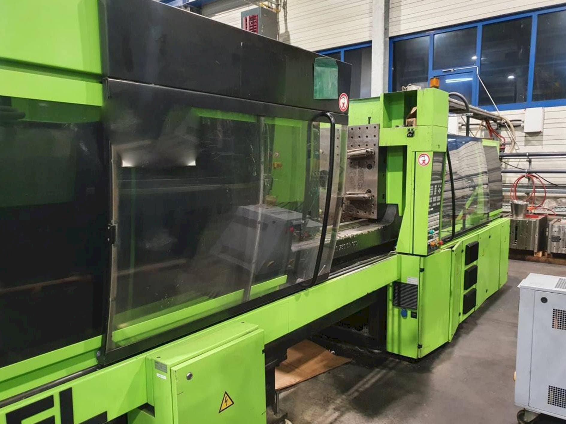 Čelní pohled  na ENGEL Es 1350/250 Hl  stroj