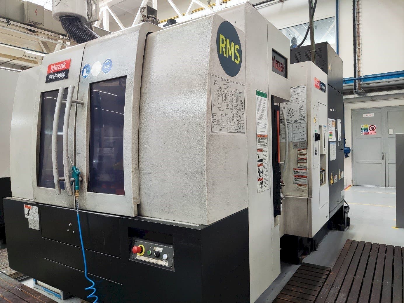 Čelní pohled  na Mazak PFH-4800  stroj