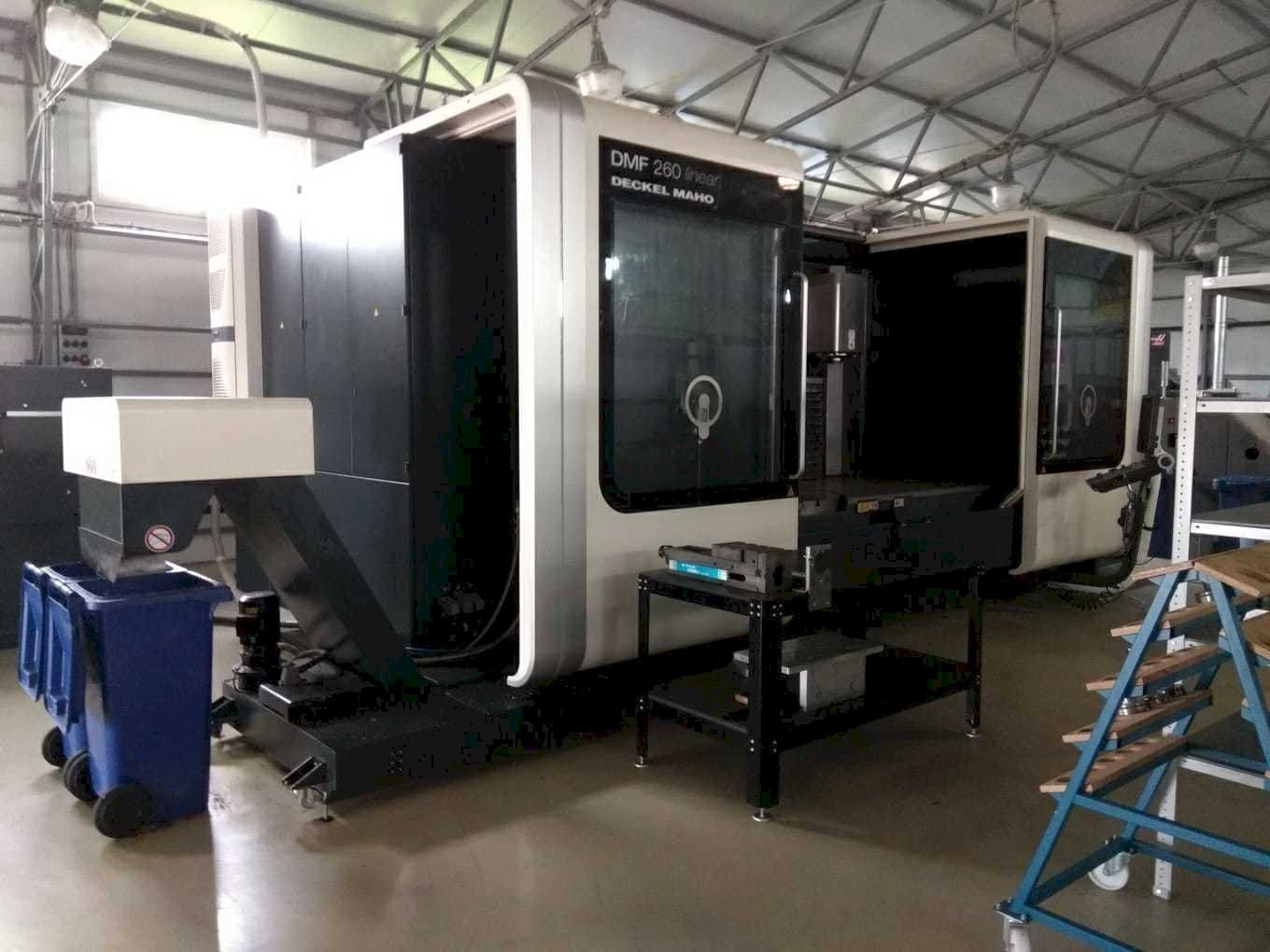 Čelní pohled  na DECKEL MAHO DMF 260 linear  stroj