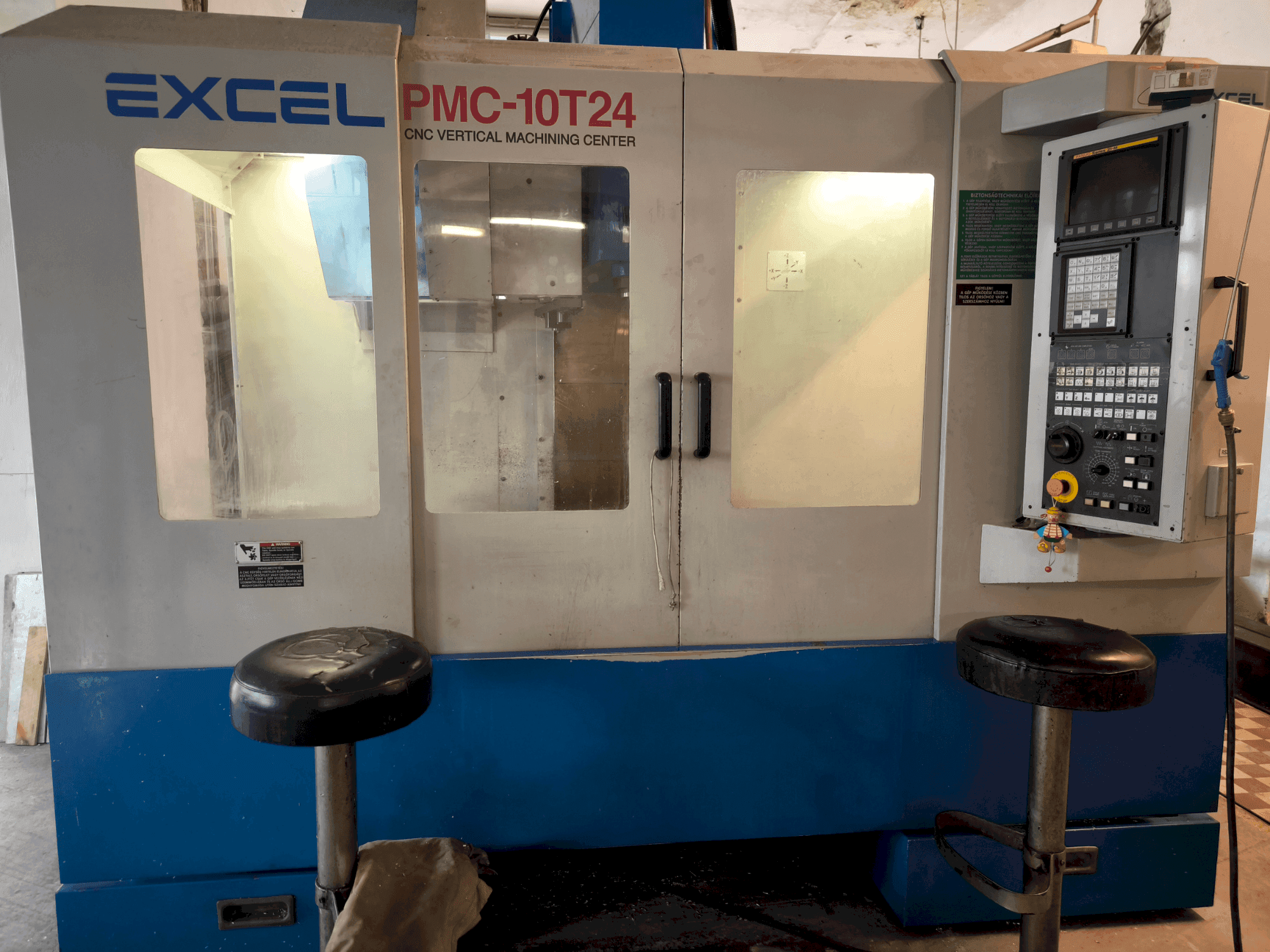 Čelní pohled  na Excel  Excel PMC 10T24 (2004)  stroj