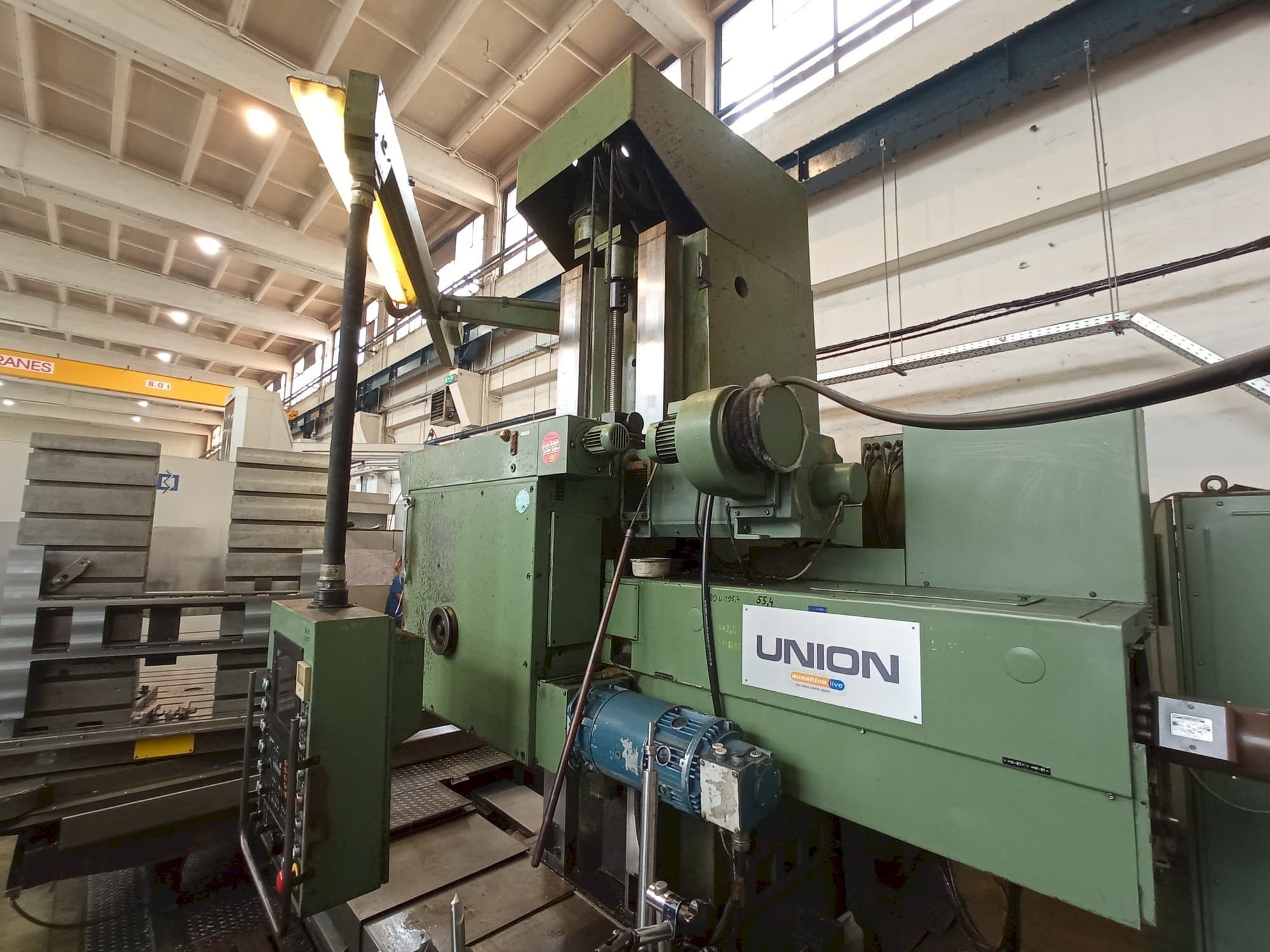 Čelní pohled  na Union BFT 110  stroj