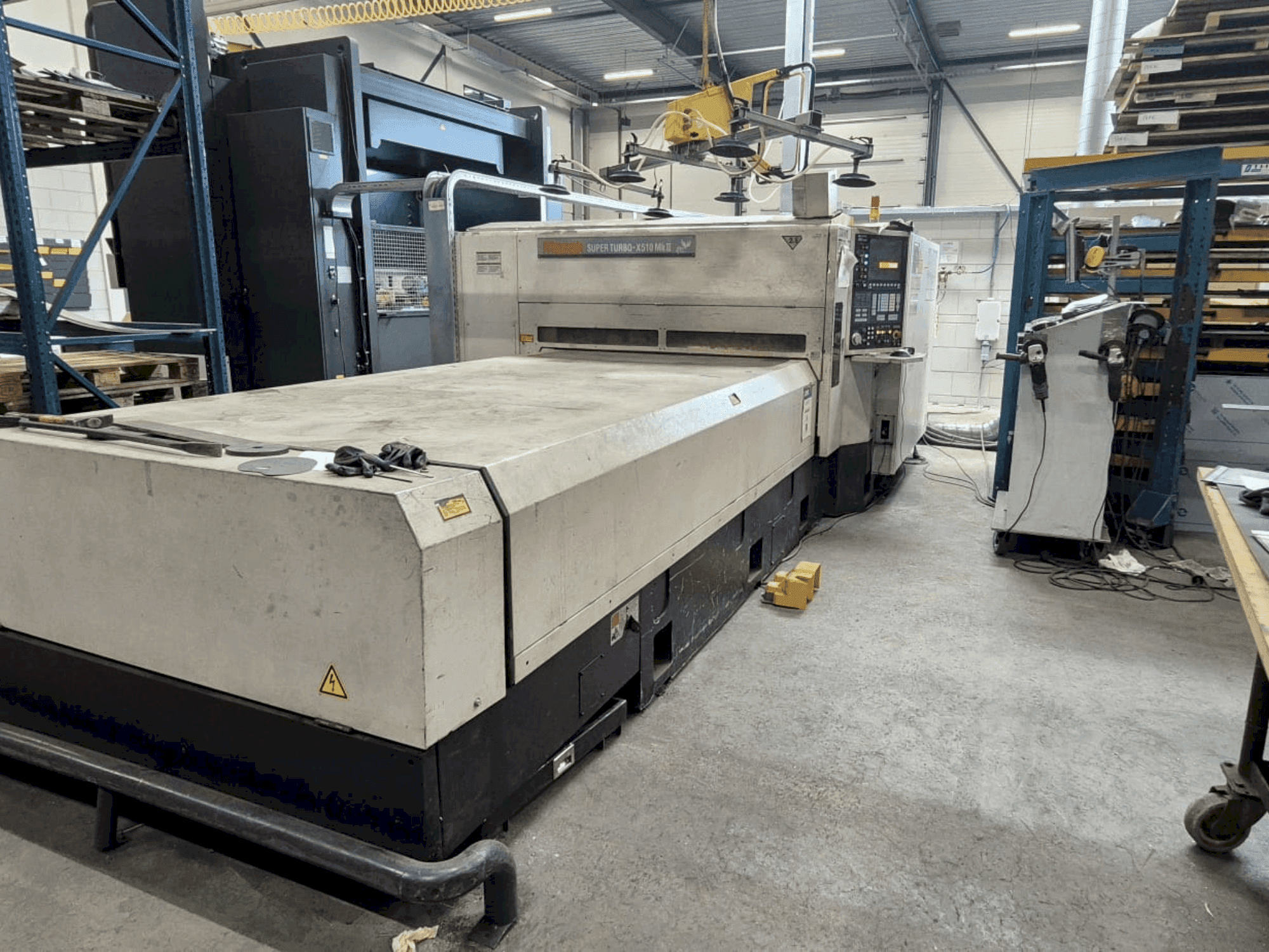 Čelní pohled  na Mazak Super Turbo-X510 Mk II  stroj