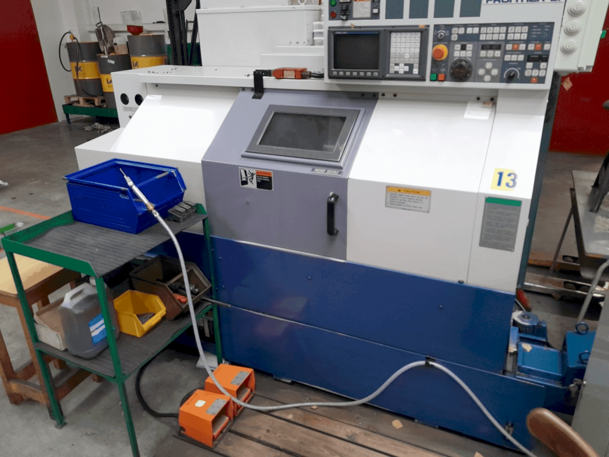 Čelní pohled  na MORI SEIKI Frontier L1 (1998)  stroj