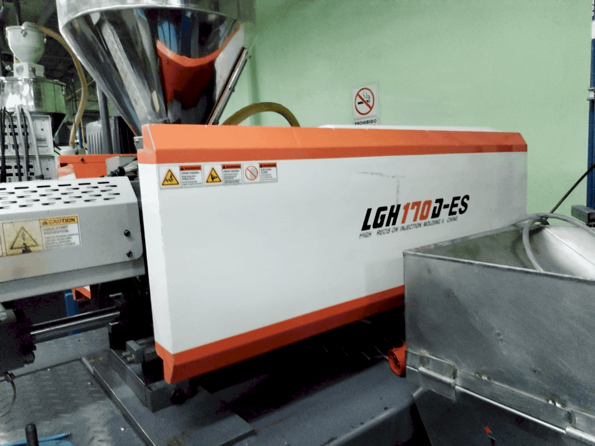 Čelní pohled  na LS MTRON LGH 170D-ES  stroj
