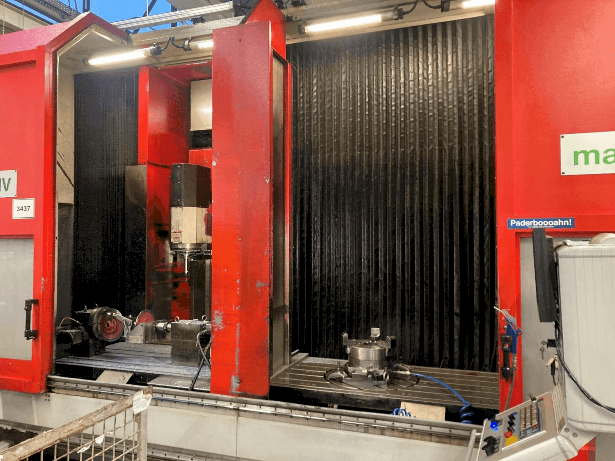 Čelní pohled  na Matec 30 HV  stroj