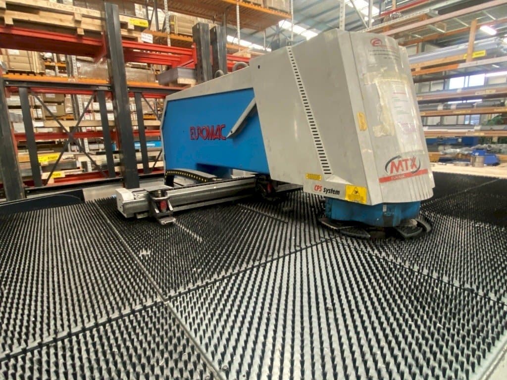 Čelní pohled  na Euromac MTX Index  stroj