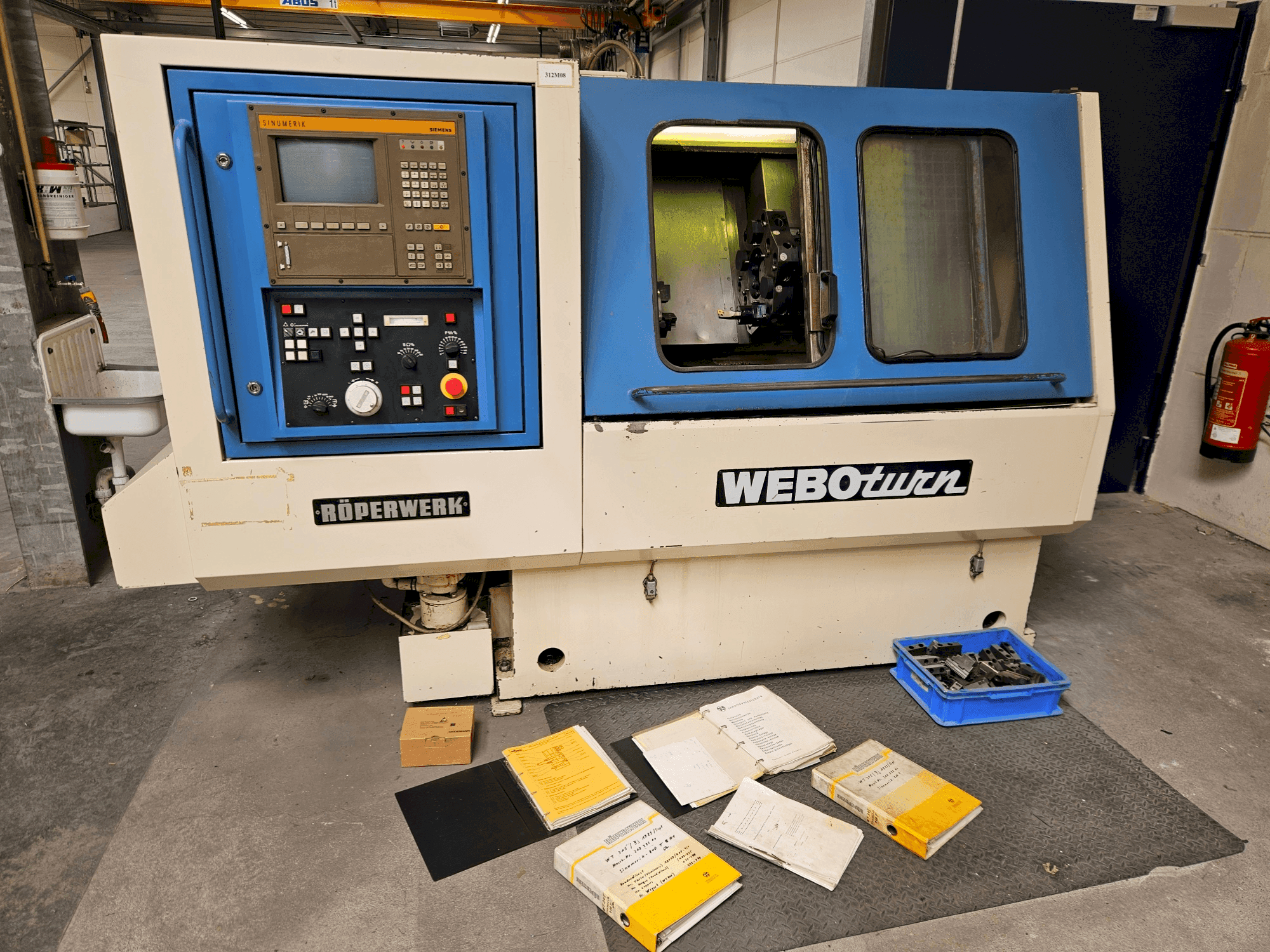 Čelní pohled  na ROEPERWERK WEBOturn 400  stroj