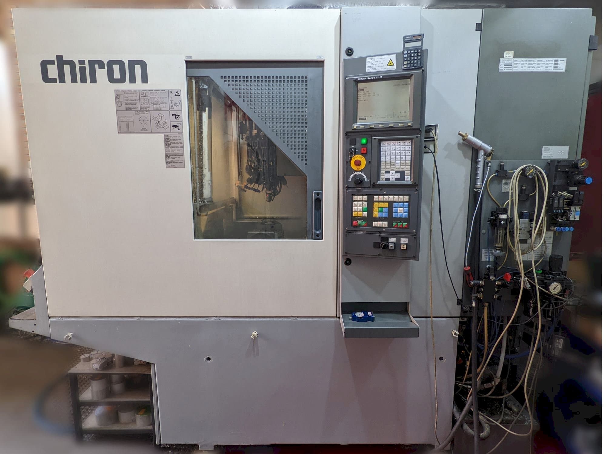 Čelní pohled  na CHIRON Fz 08w  stroj