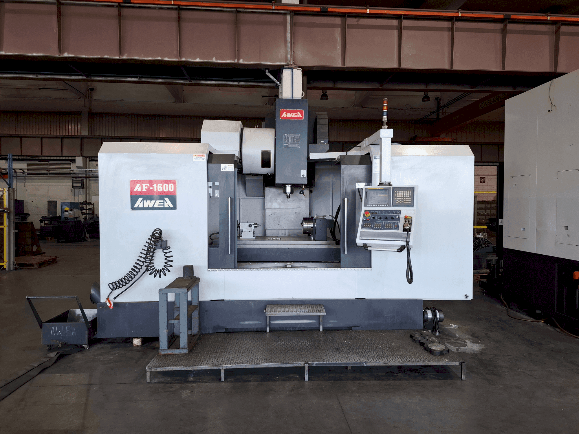 Čelní pohled  na AWEA AF-1600  stroj