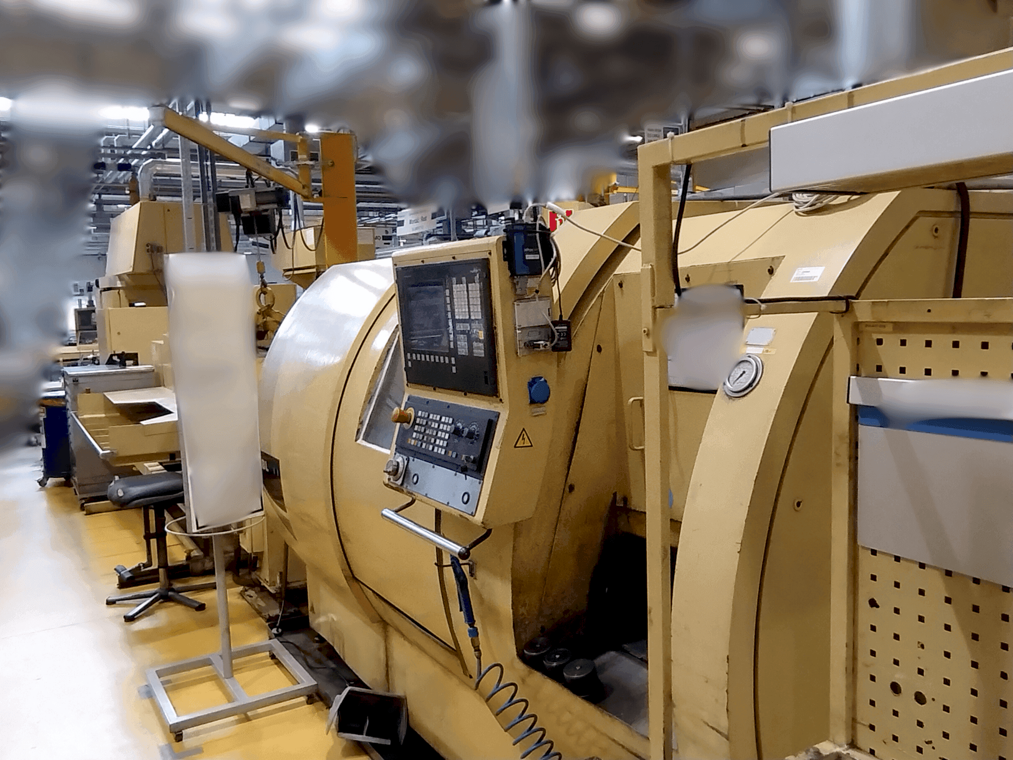 Čelní pohled  na TRENS SBL 500 CNC  stroj