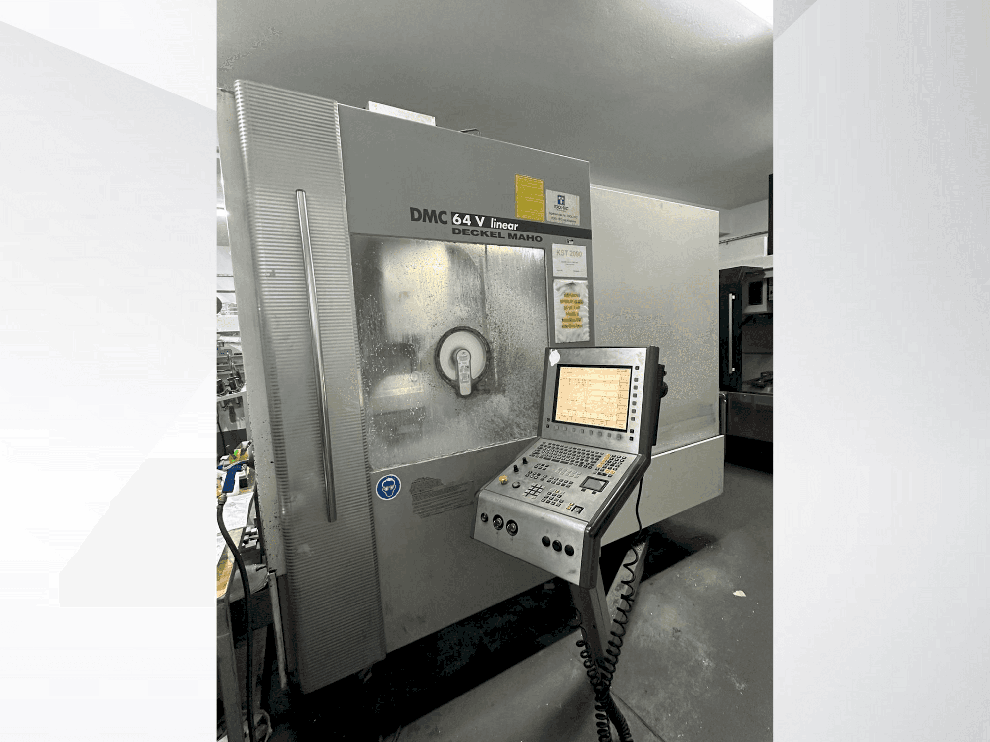 Čelní pohled  na DECKEL MAHO 64 V Linear  stroj