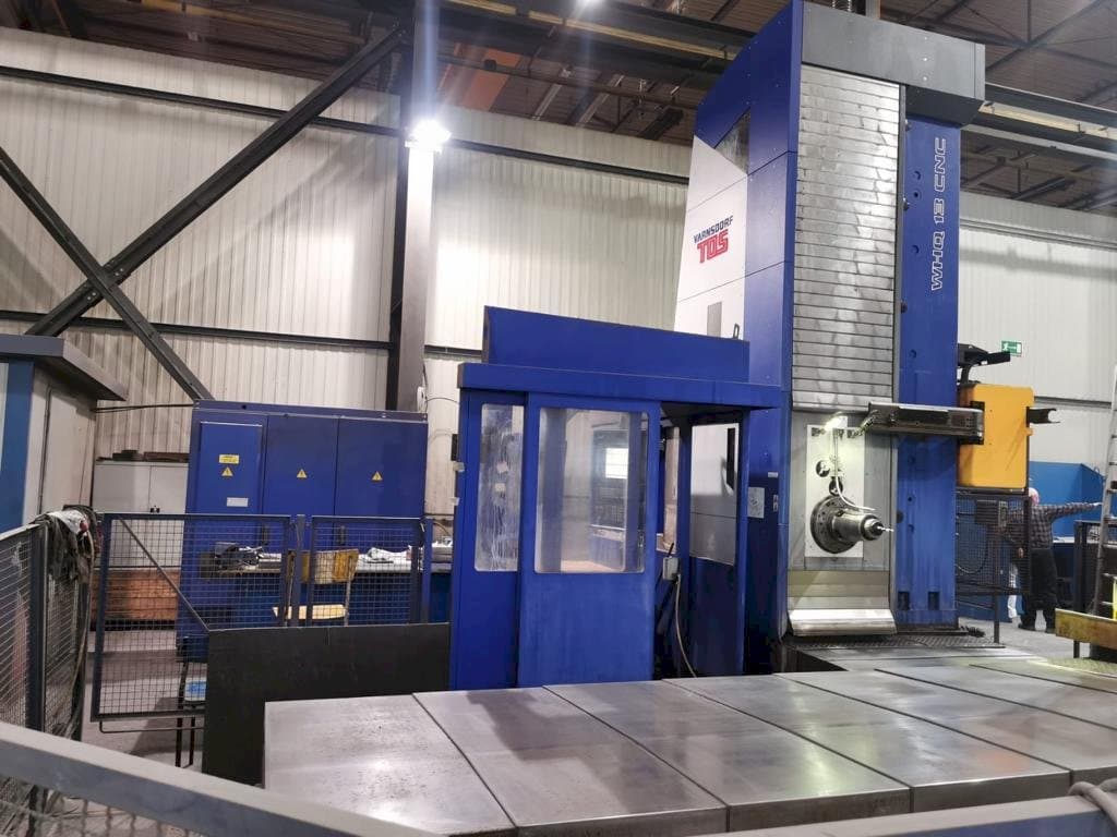 Čelní pohled  na TOS VARNSDORF WHQ 13 CNC  stroj