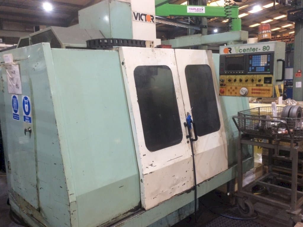 Čelní pohled  na Victor V Centre-80  stroj