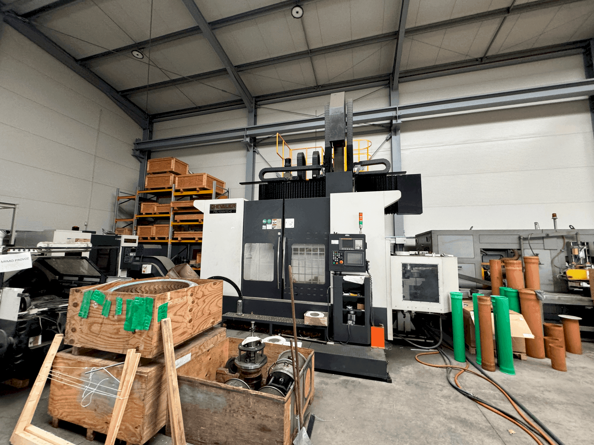 Čelní pohled  na Chevalier FVL-1250VTC+C  stroj