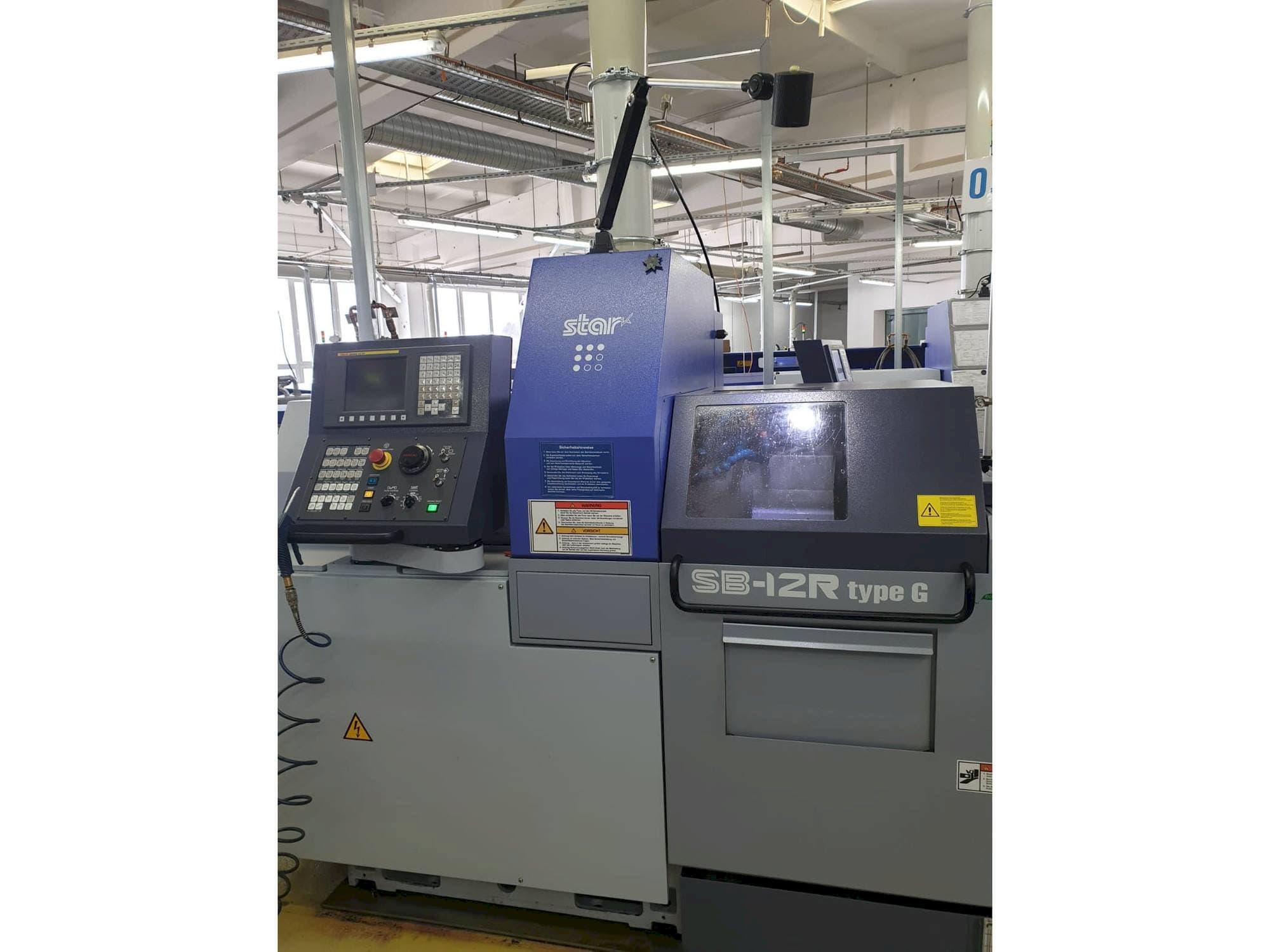 Čelní pohled  na Star SB12 RG  stroj