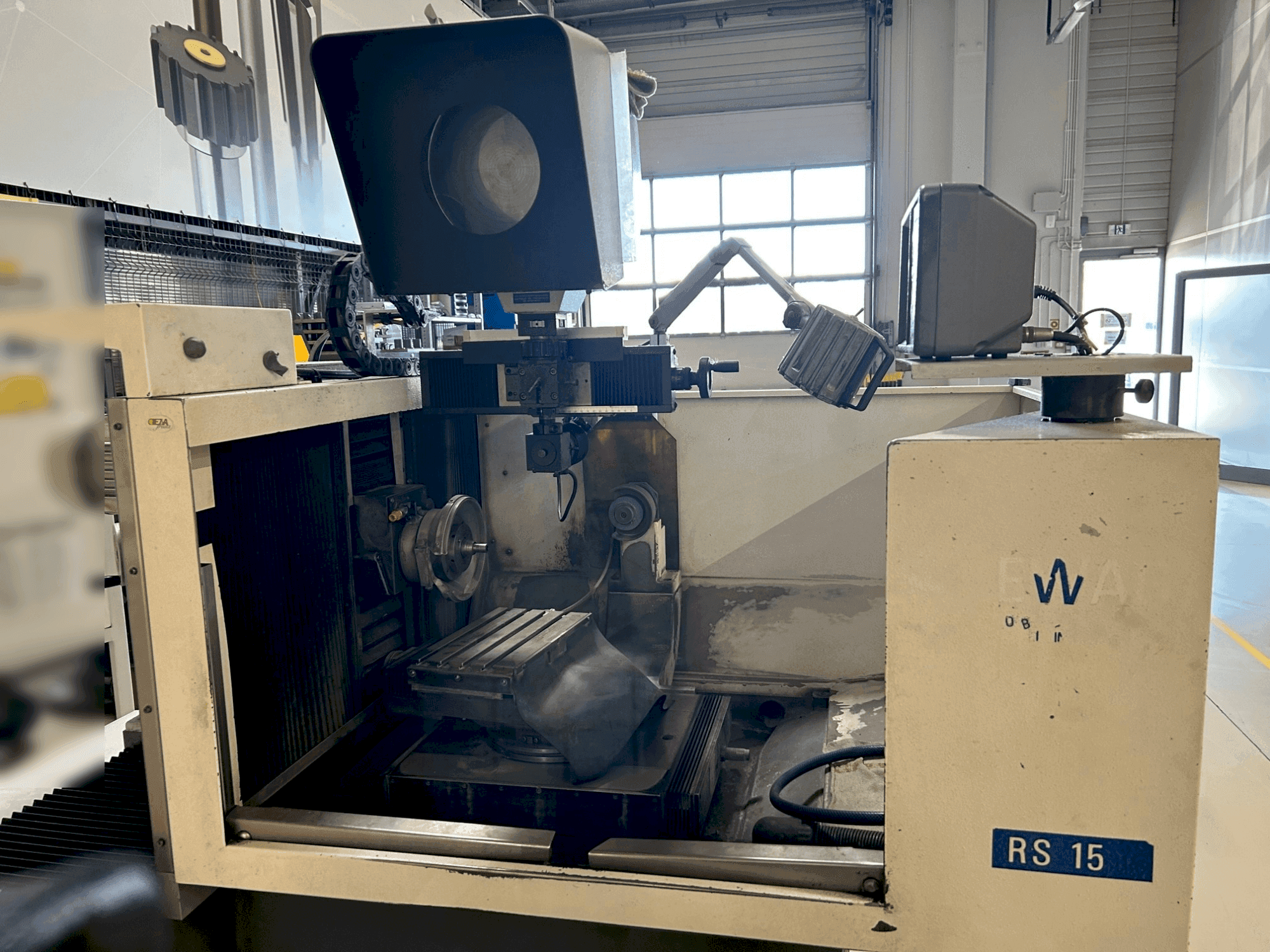 Čelní pohled  na EWAG RS 15  stroj