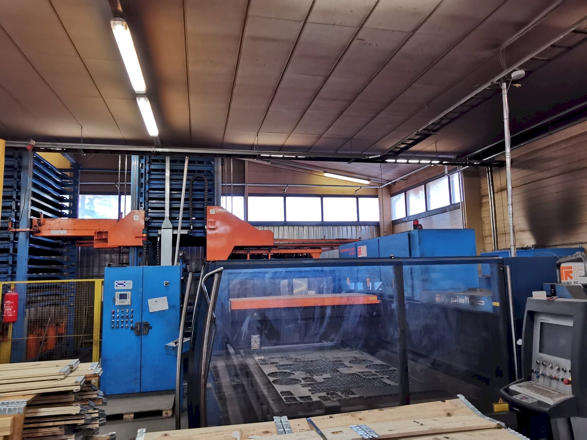 Čelní pohled  na Prima Industrie Platino 1530  stroj