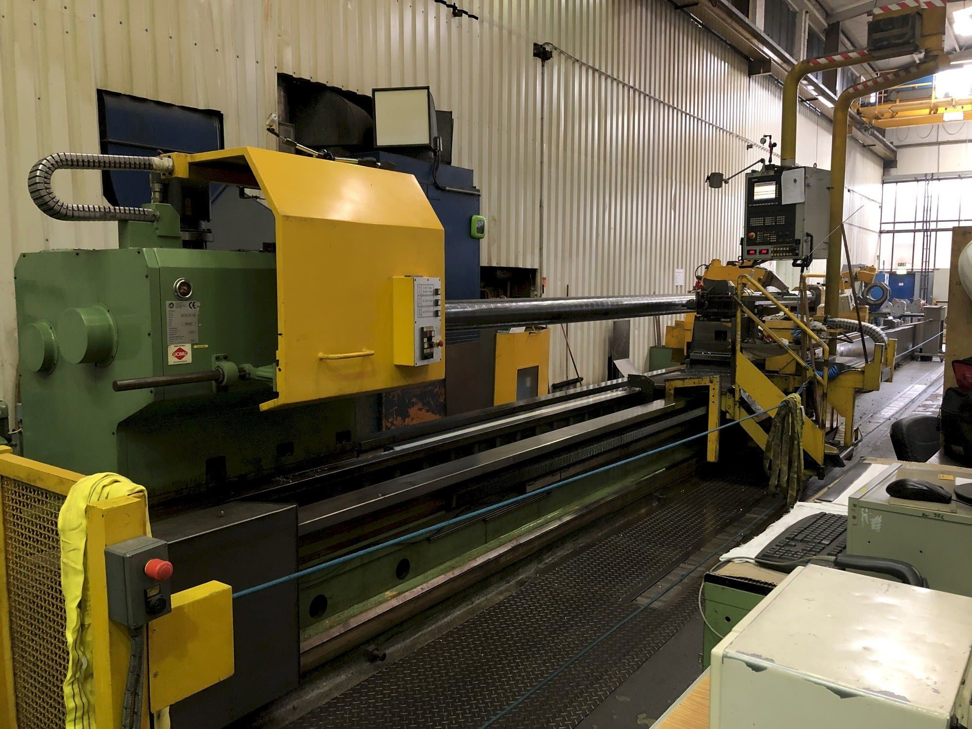 Čelní pohled  na Tacchi Giacomo HD3 SERIE 105 L CNC  stroj