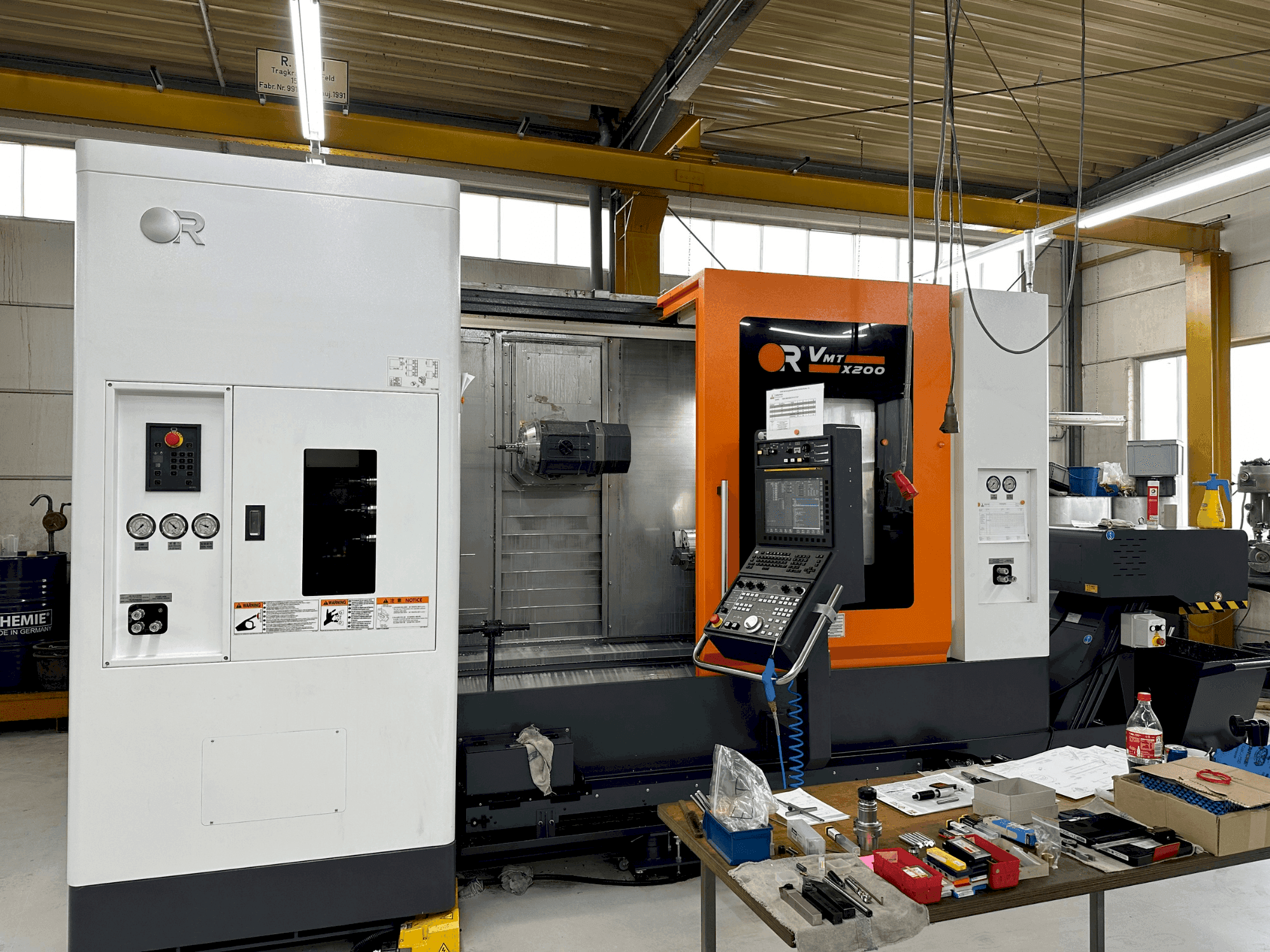 Čelní pohled  na Victor VMT X200  (2023)  stroj