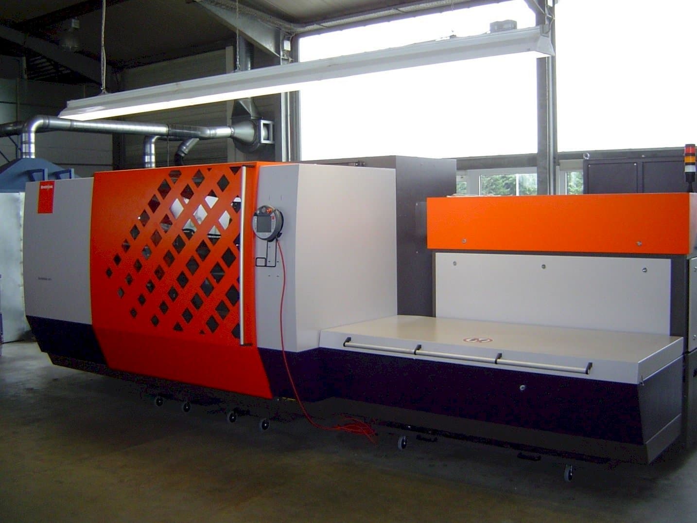 Čelní pohled  na Bystronic ByVention 3015  stroj