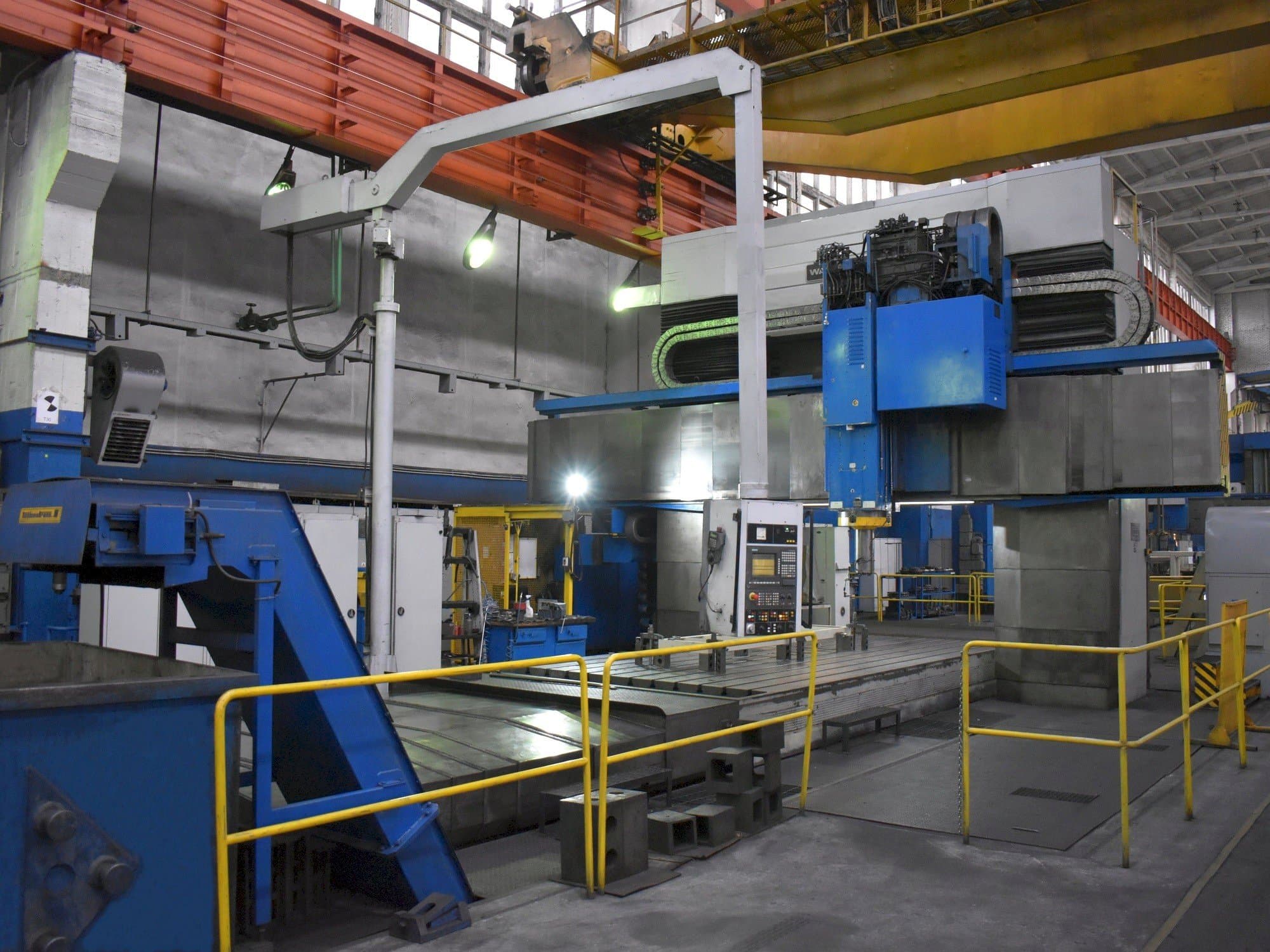 Čelní pohled  na WALDRICH COBURG 17S 10FP 300 NC  stroj