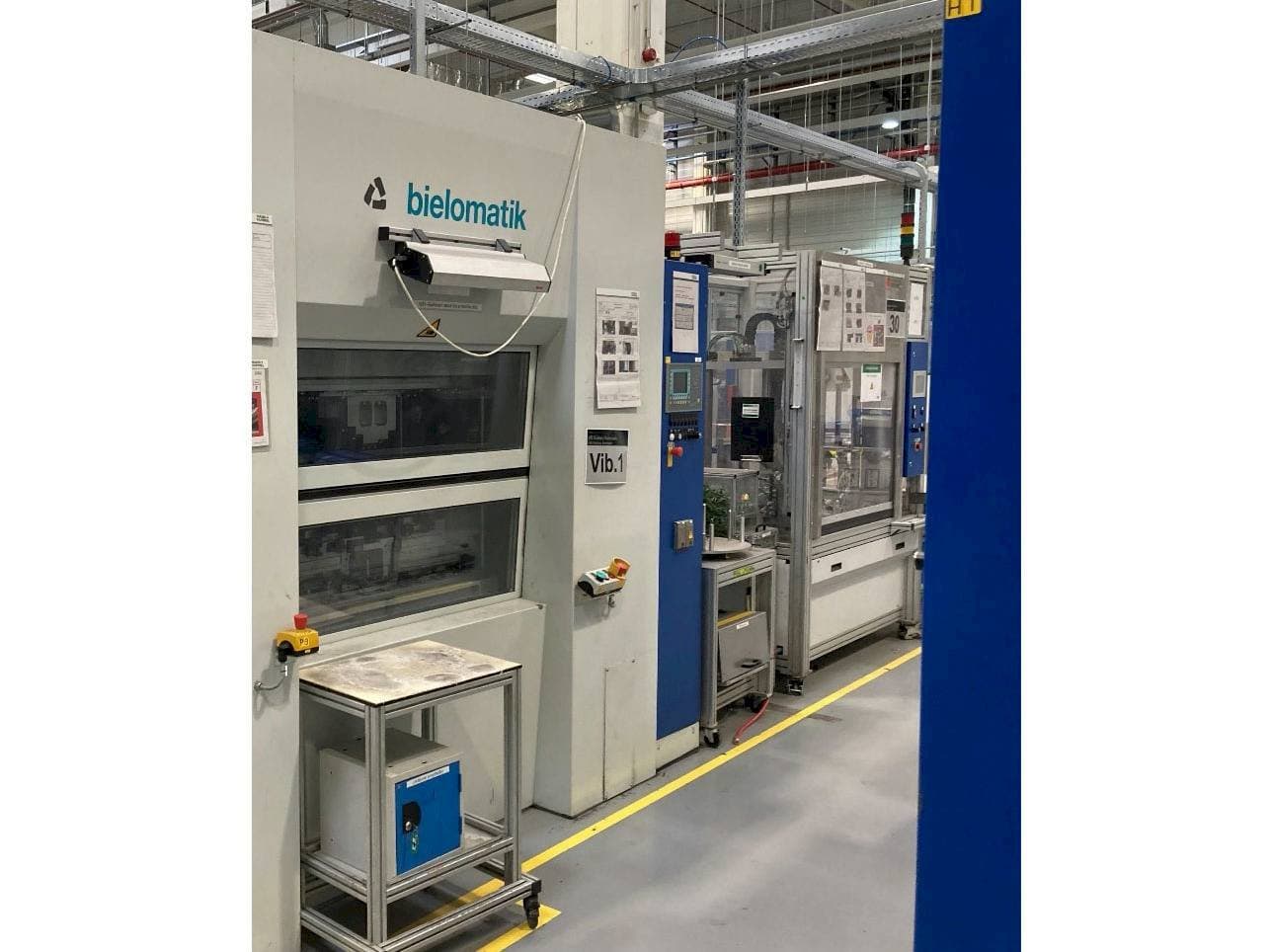 Čelní pohled  na bielomatik K3216  stroj