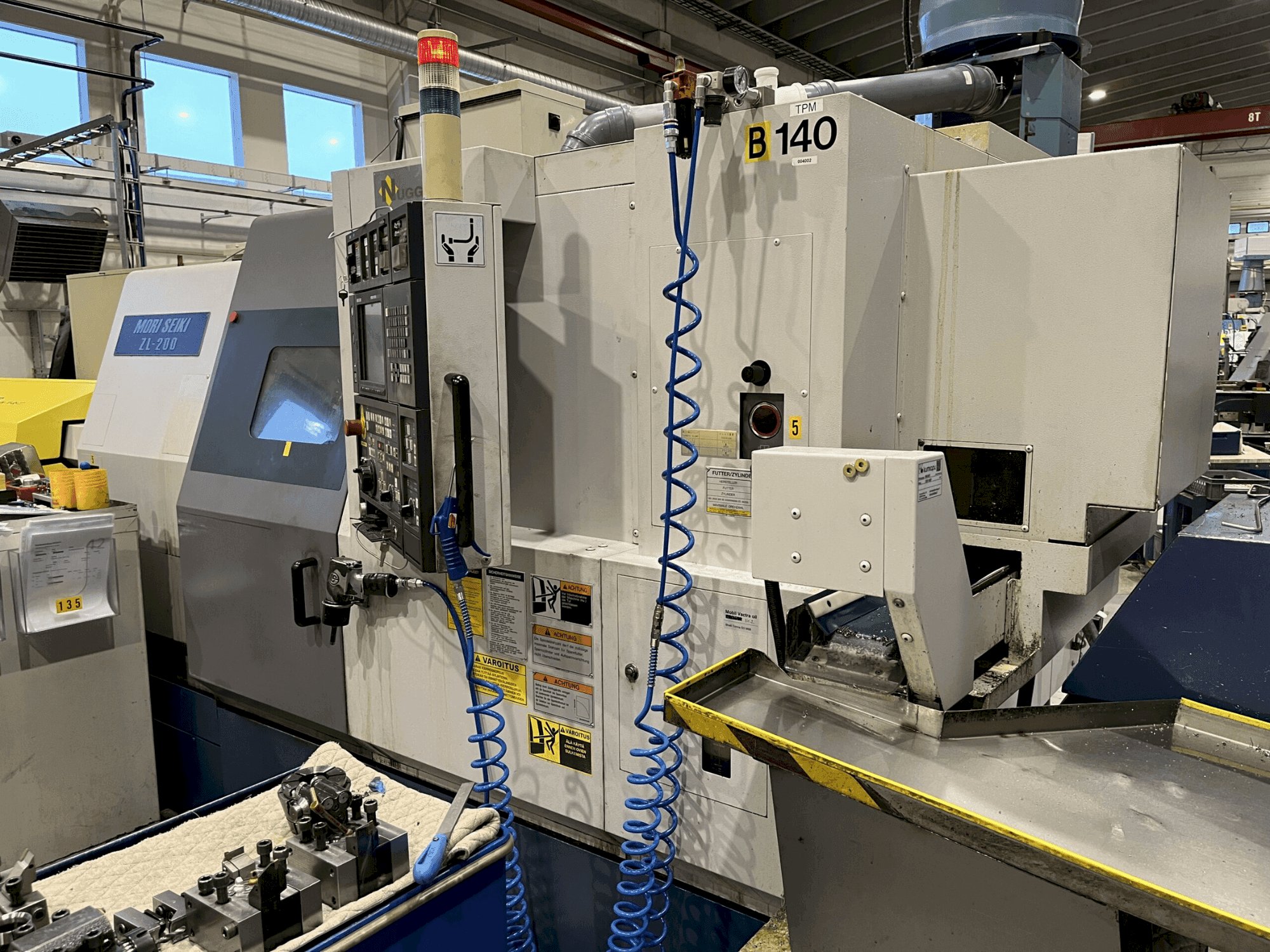 Čelní pohled  na MORI SEIKI ZL-200 SMC  stroj