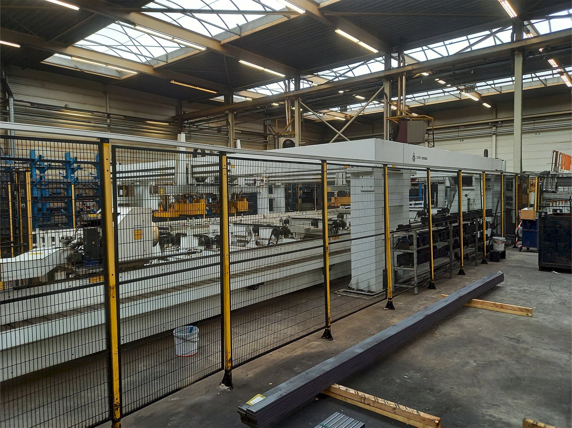 Čelní pohled  na Balliu  LTC 13000  stroj