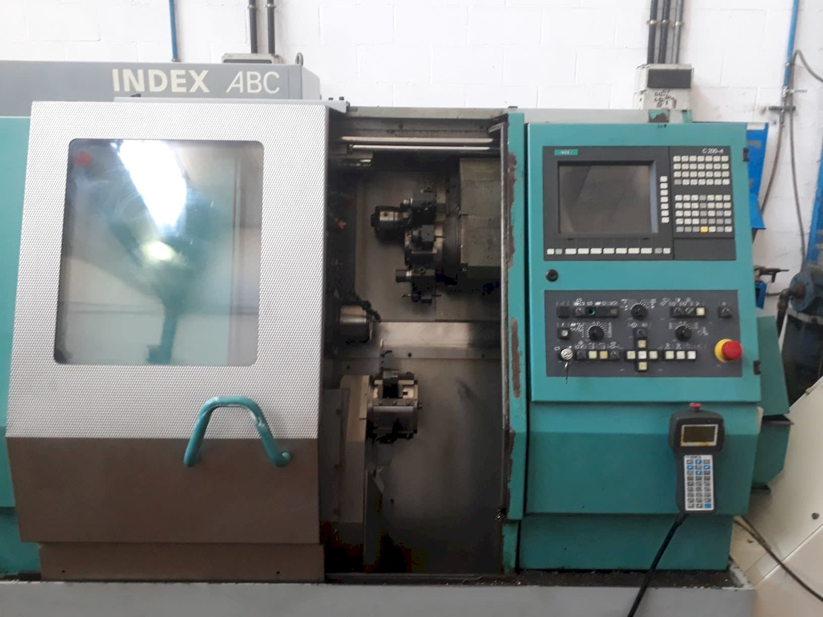 Čelní pohled  na Index ABC  stroj