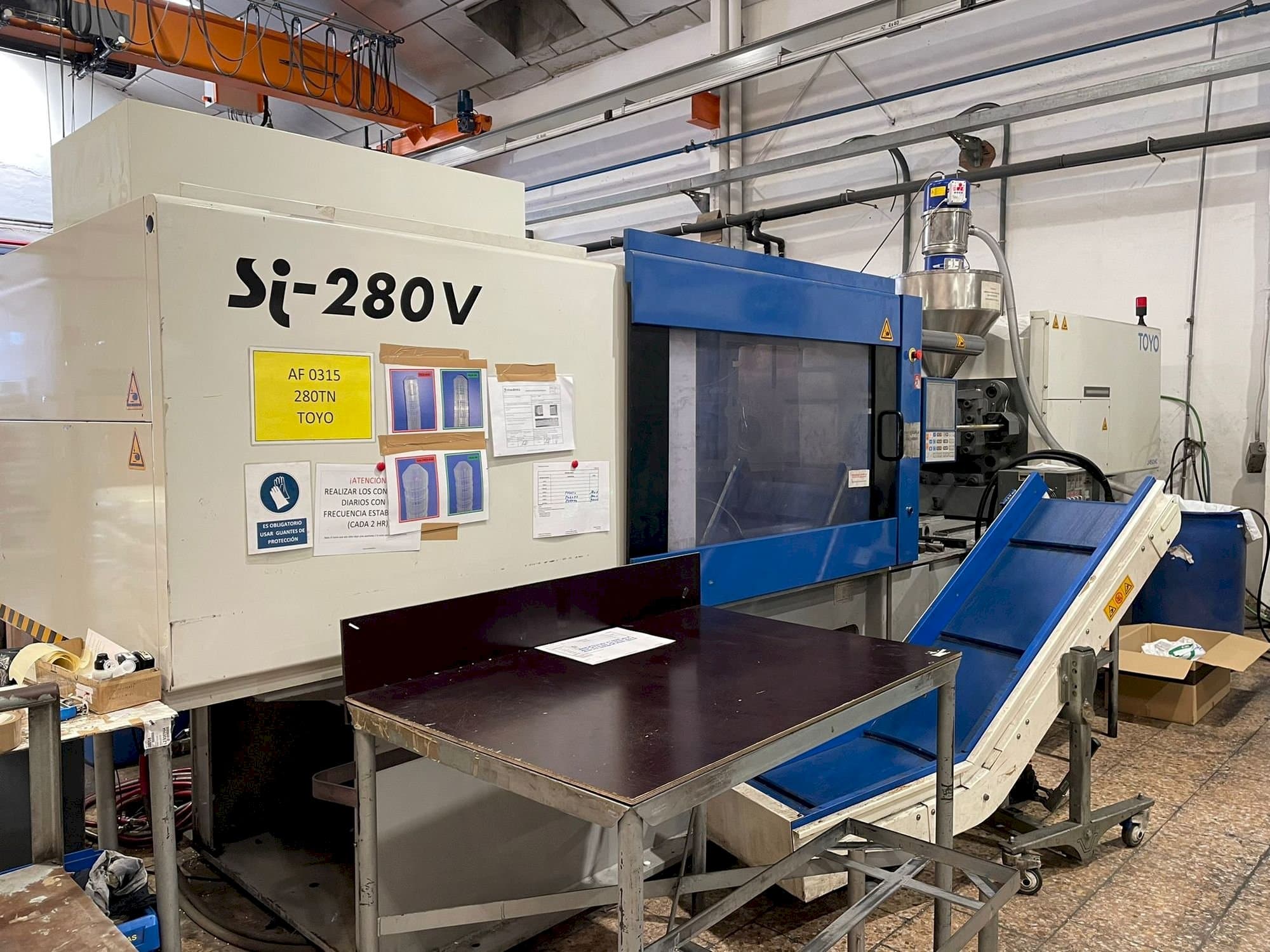 Čelní pohled  na Toyo Si-280-V  stroj