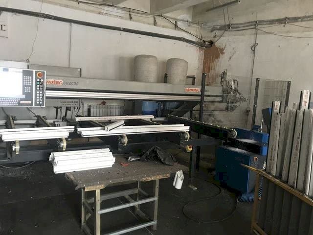 Čelní pohled  na Elumatec SBZ 608  stroj