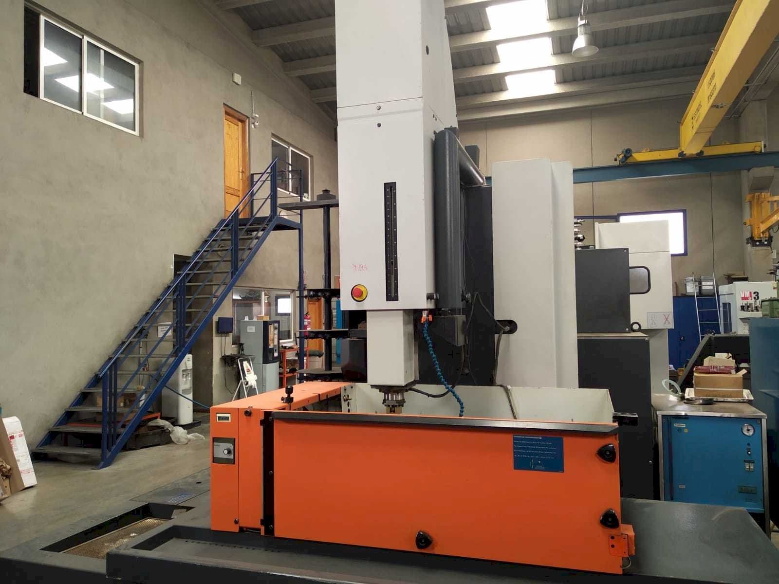 Čelní pohled  na CHARMILLES Roboform 4000  stroj