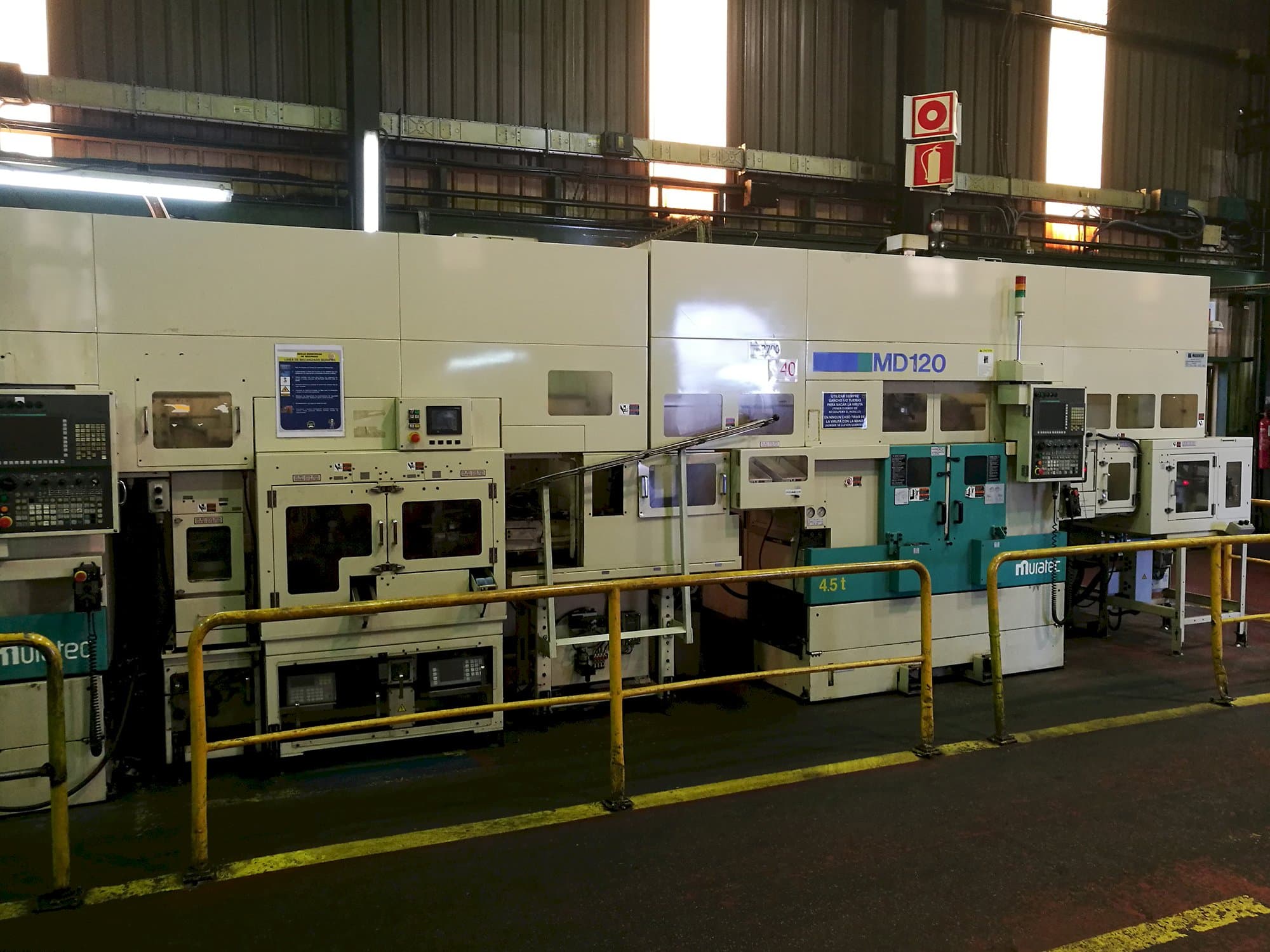 Čelní pohled  na MURATA Muratec MD 120 stroj