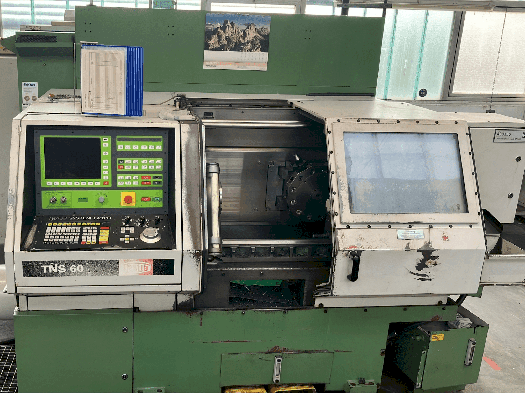 Čelní pohled  na TRAUB TNS 60  stroj