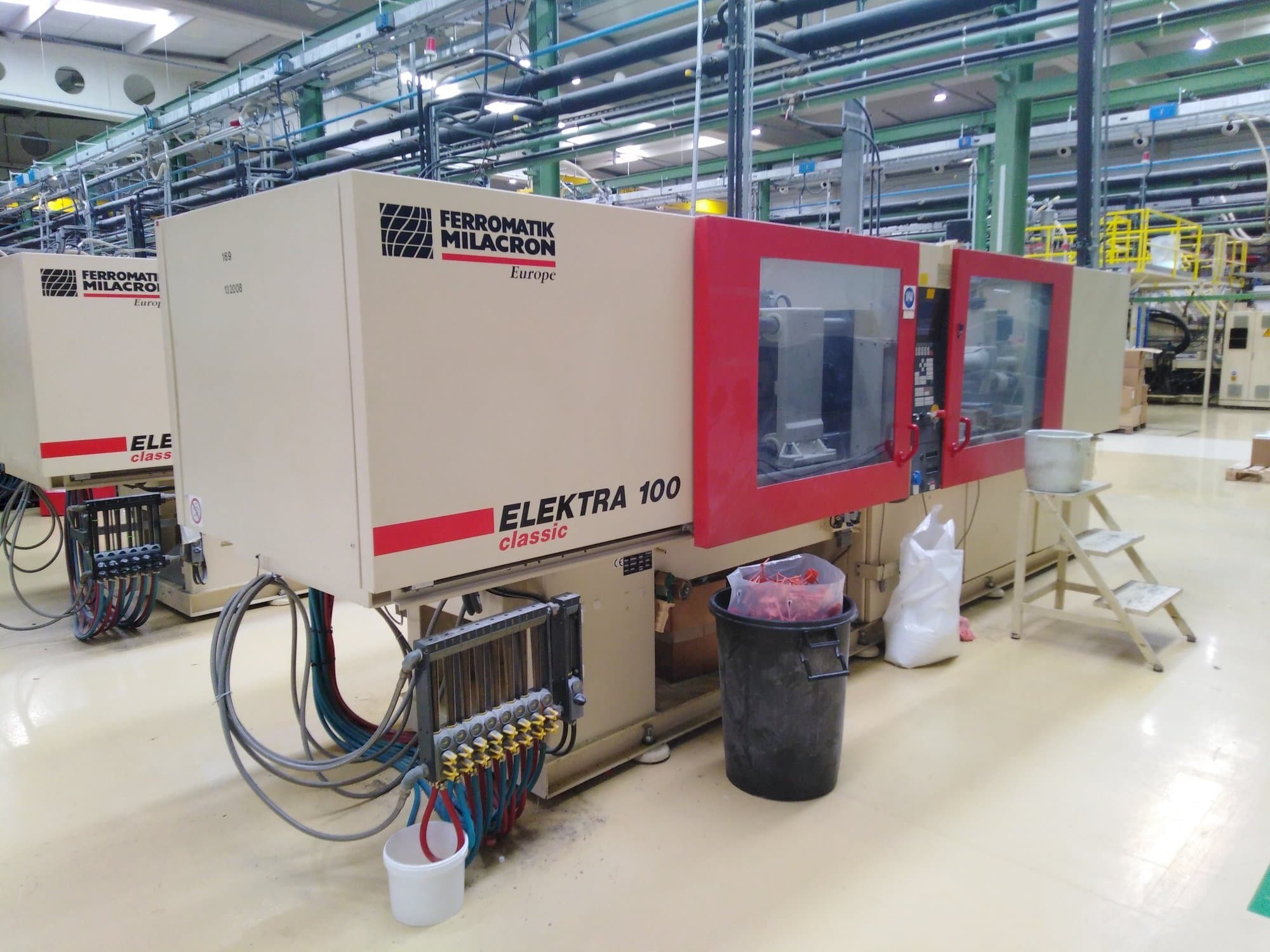 Čelní pohled  na Ferromatik Electra 100  stroj