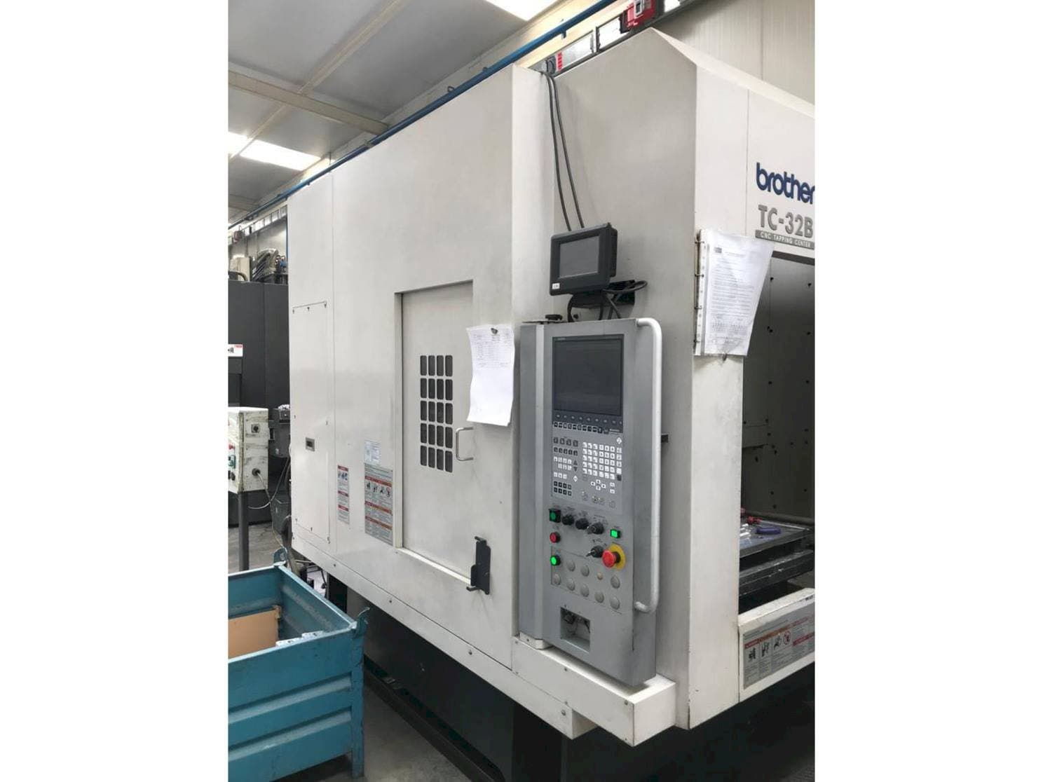 Čelní pohled  na Brother TC-32BN QT  stroj