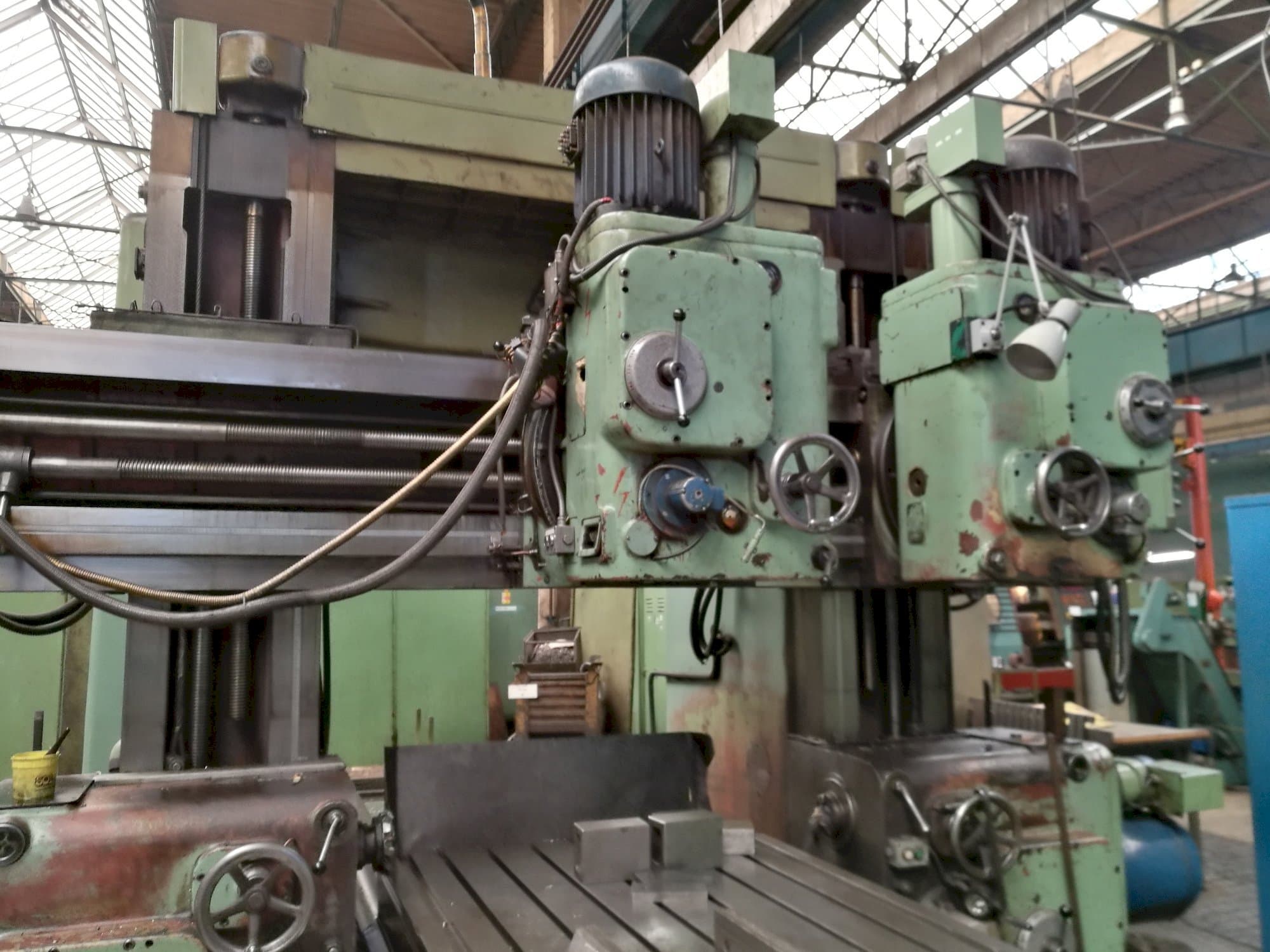 Levý boční pohled  na ZPS FP 16  stroj