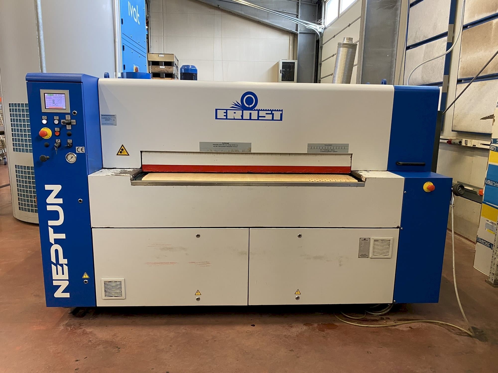 Čelní pohled  na ERNST NEPTUN EB  stroj