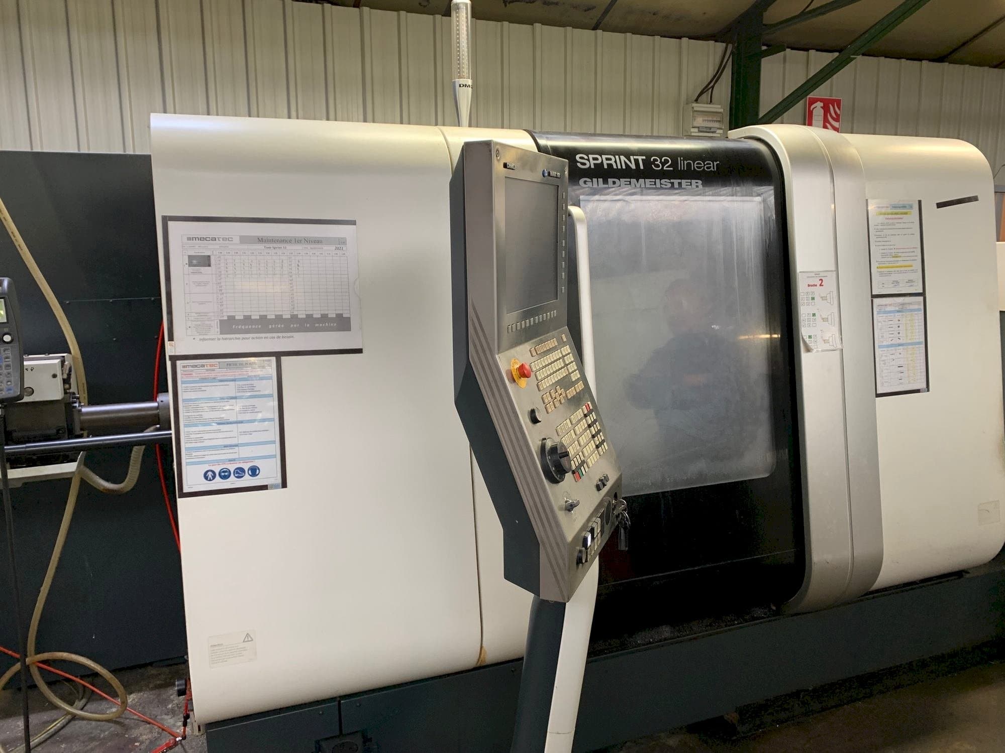 Čelní pohled  na DMG SPRINT 32 linear  stroj