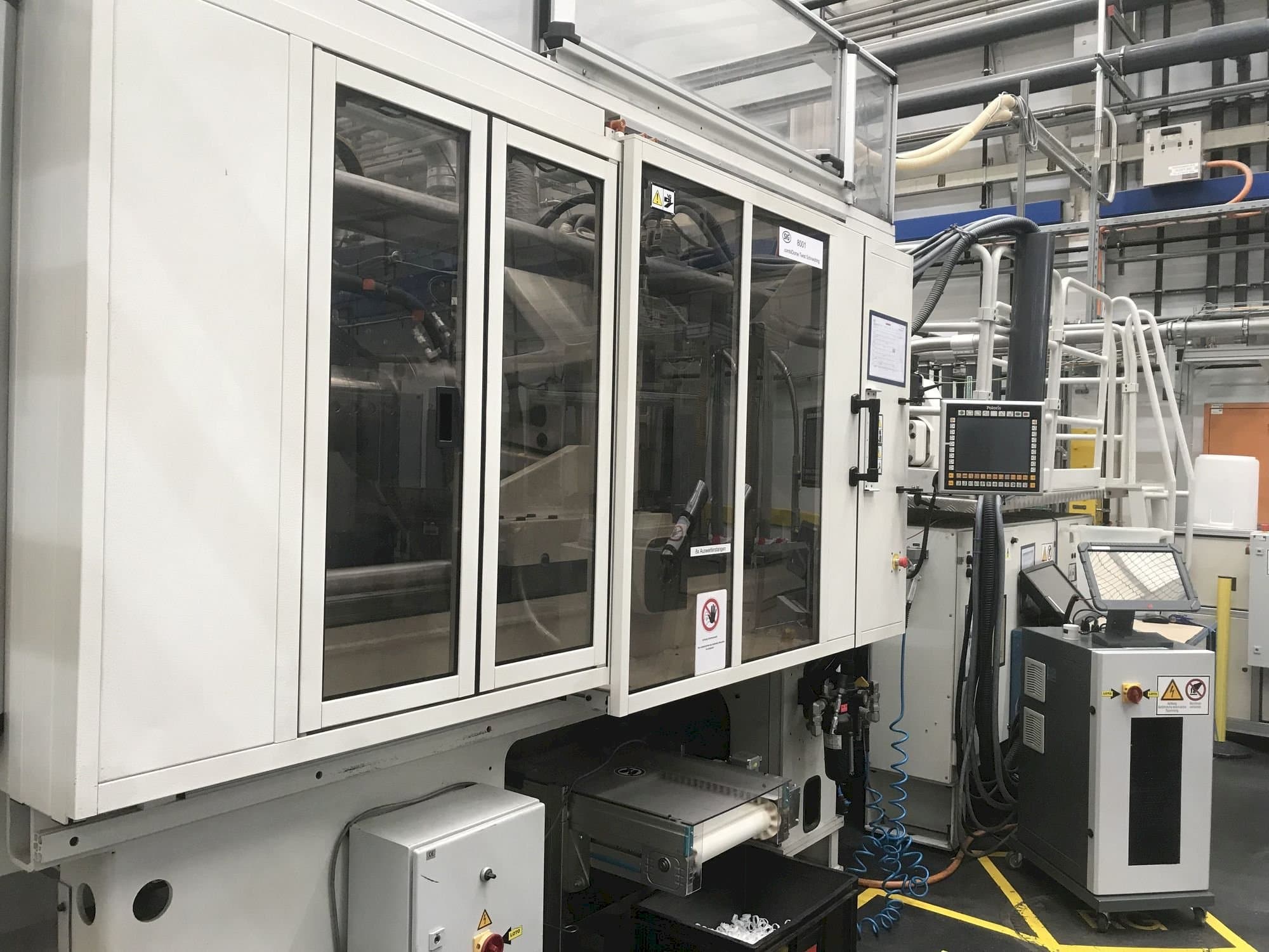 Čelní pohled  na Husky H300 RS 45/38  stroj