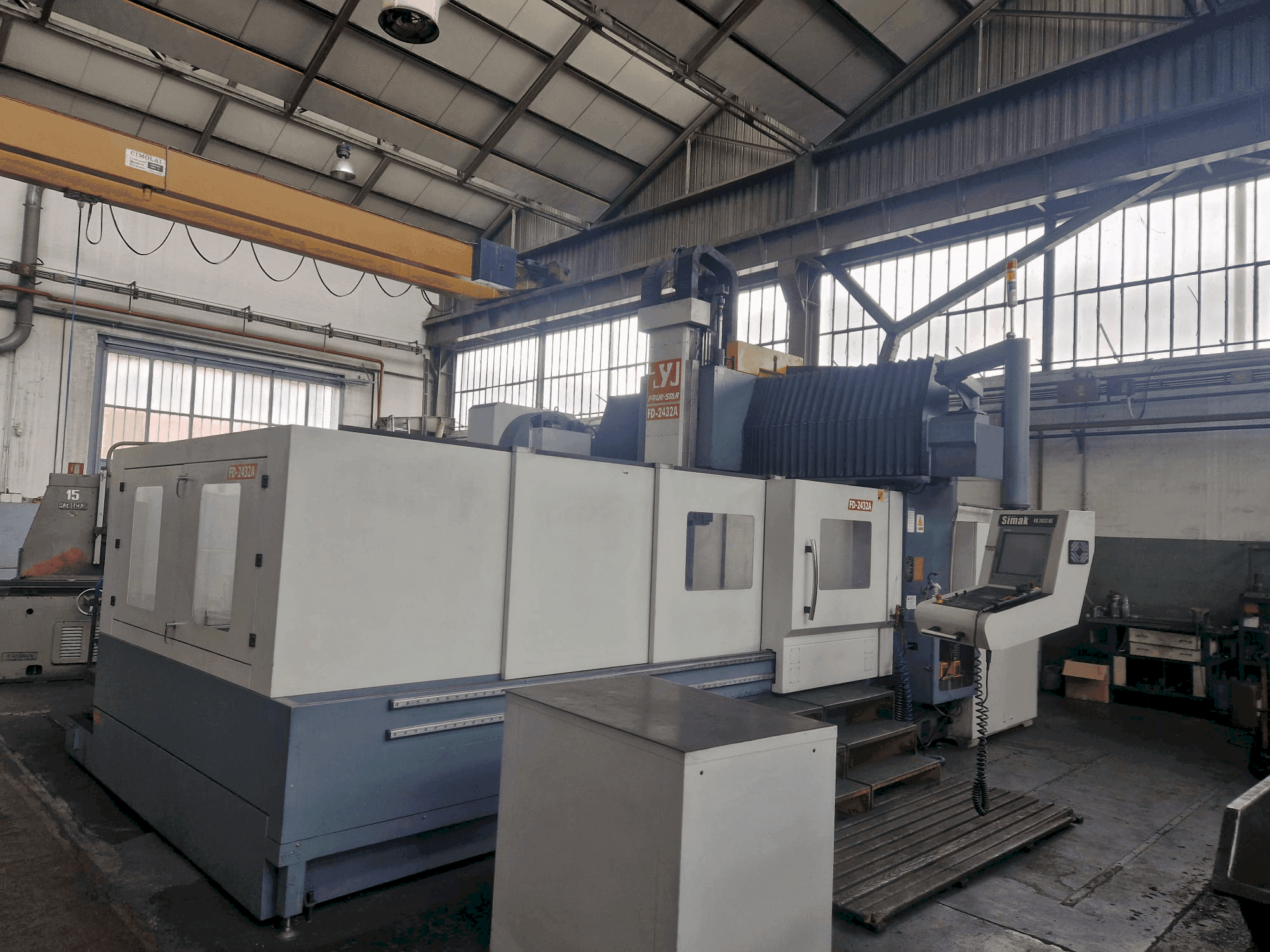 Čelní pohled  na VESTA FD2432A HE  stroj