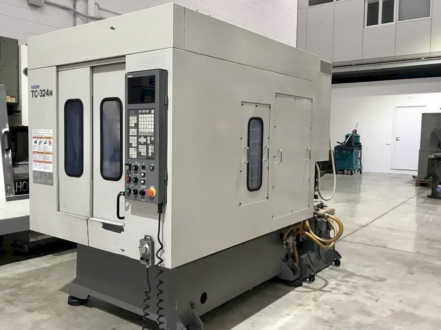 Čelní pohled  na Brother TC 324N  stroj