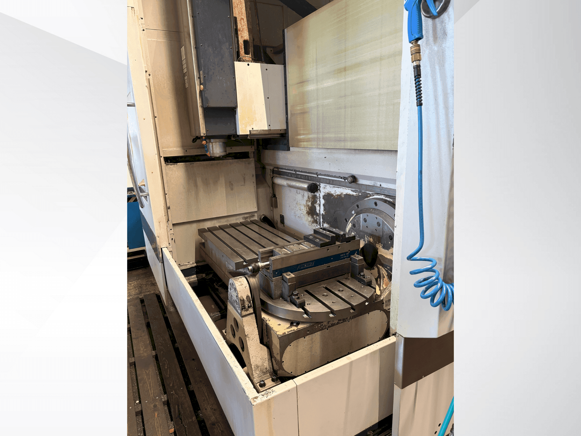 Čelní pohled  na SPINNER U-1520  stroj