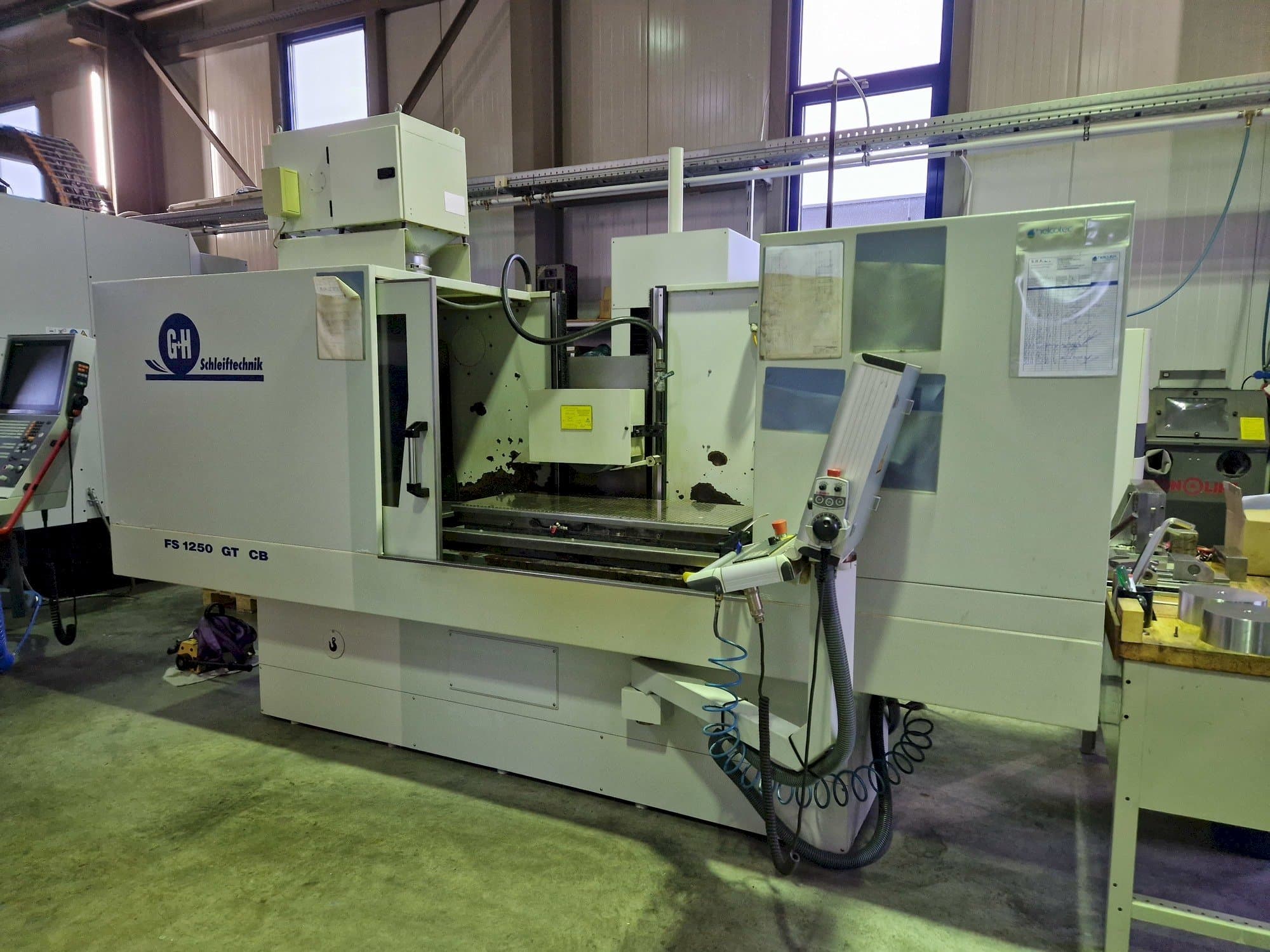 Čelní pohled  na GEIBEL & HOTZ FS 1250 GT CB  stroj