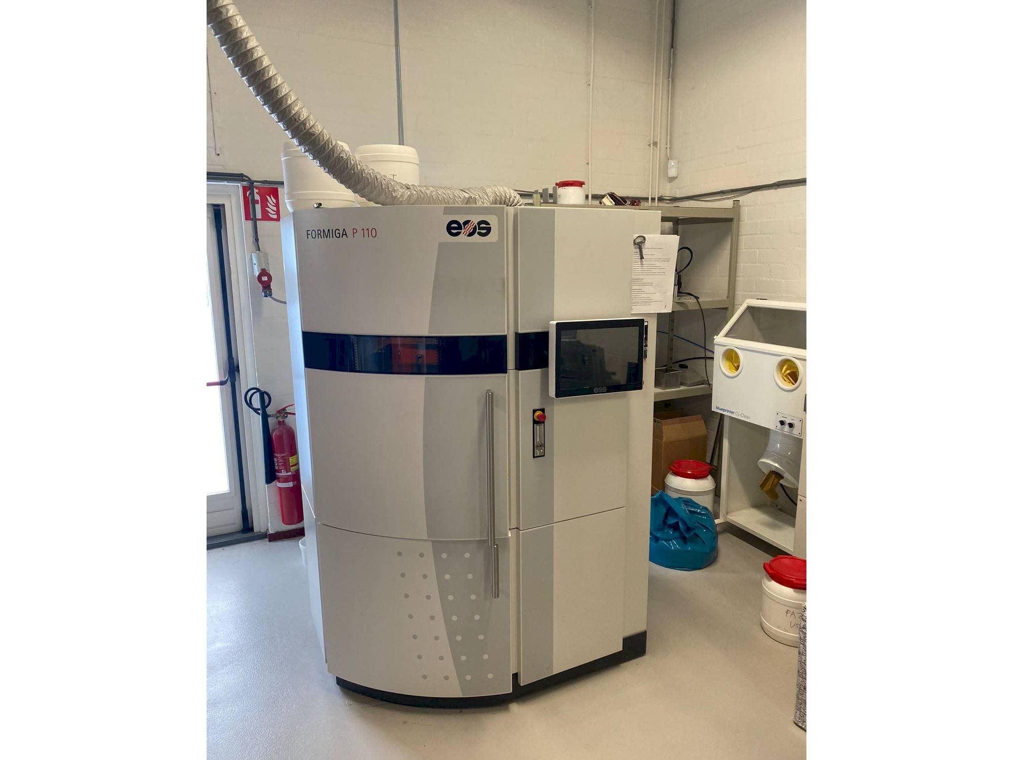 Čelní pohled  na EOS Formiga P 110  stroj